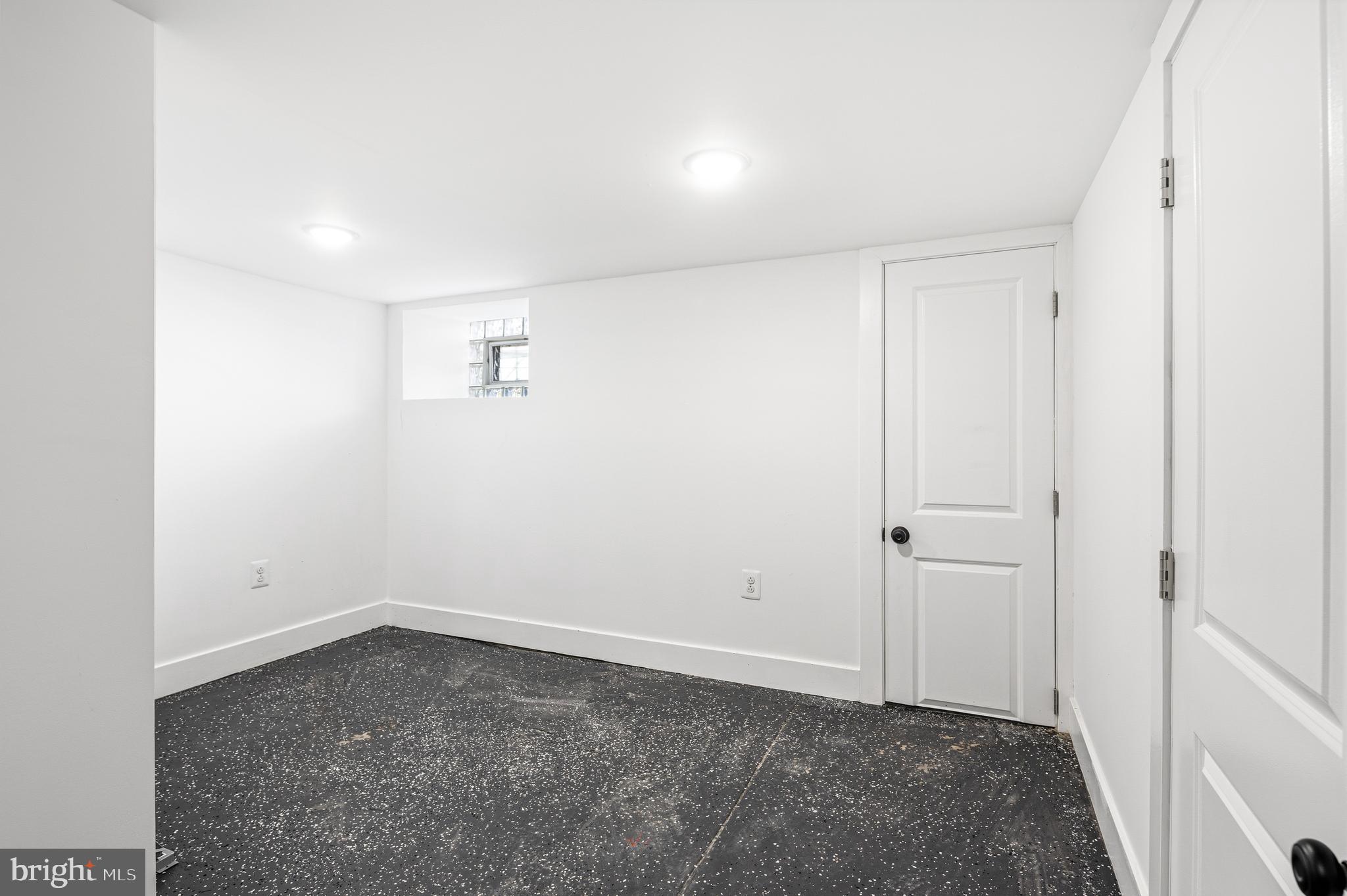 WALNUT HILL - Residential