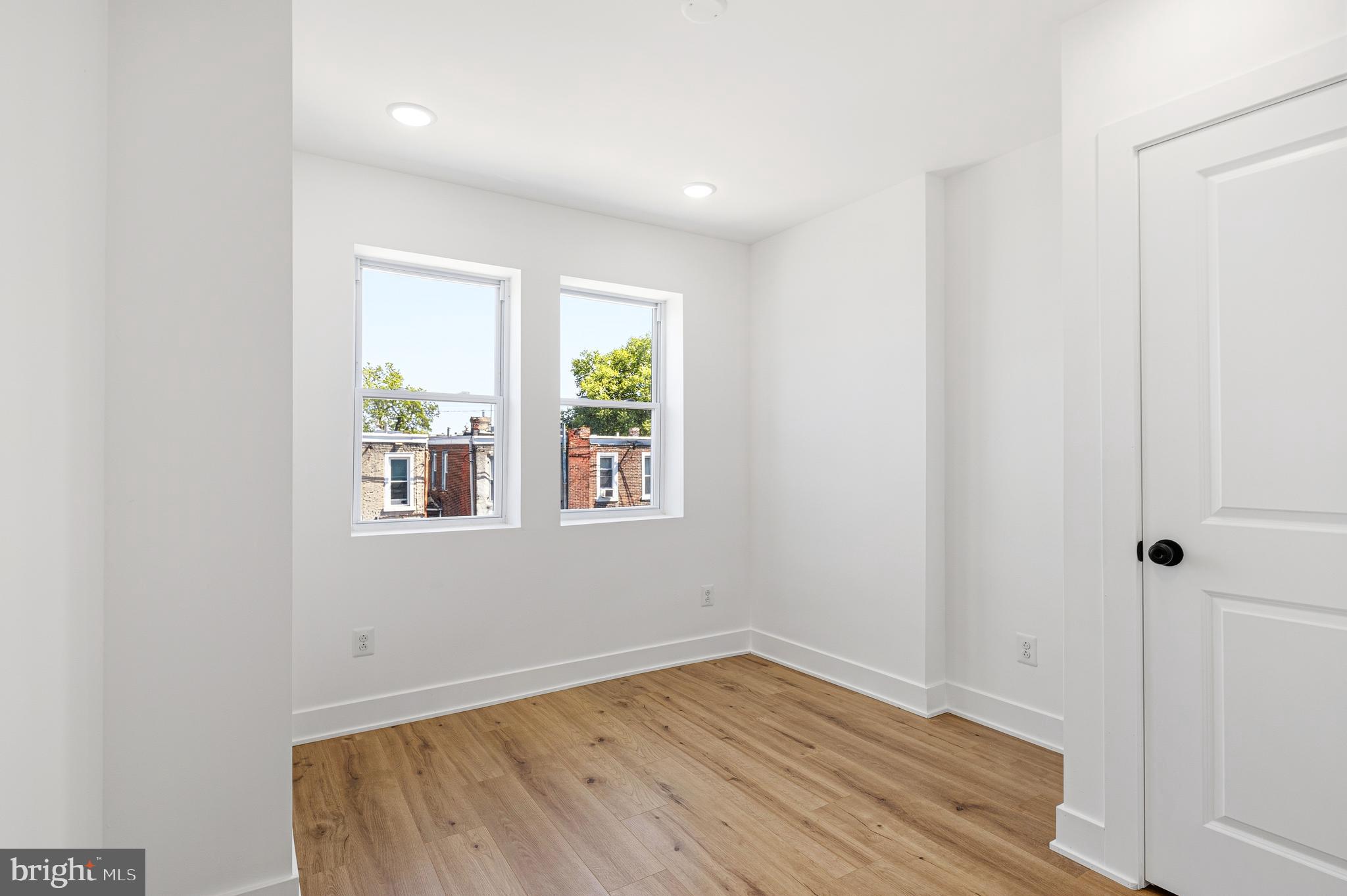 WALNUT HILL - Residential