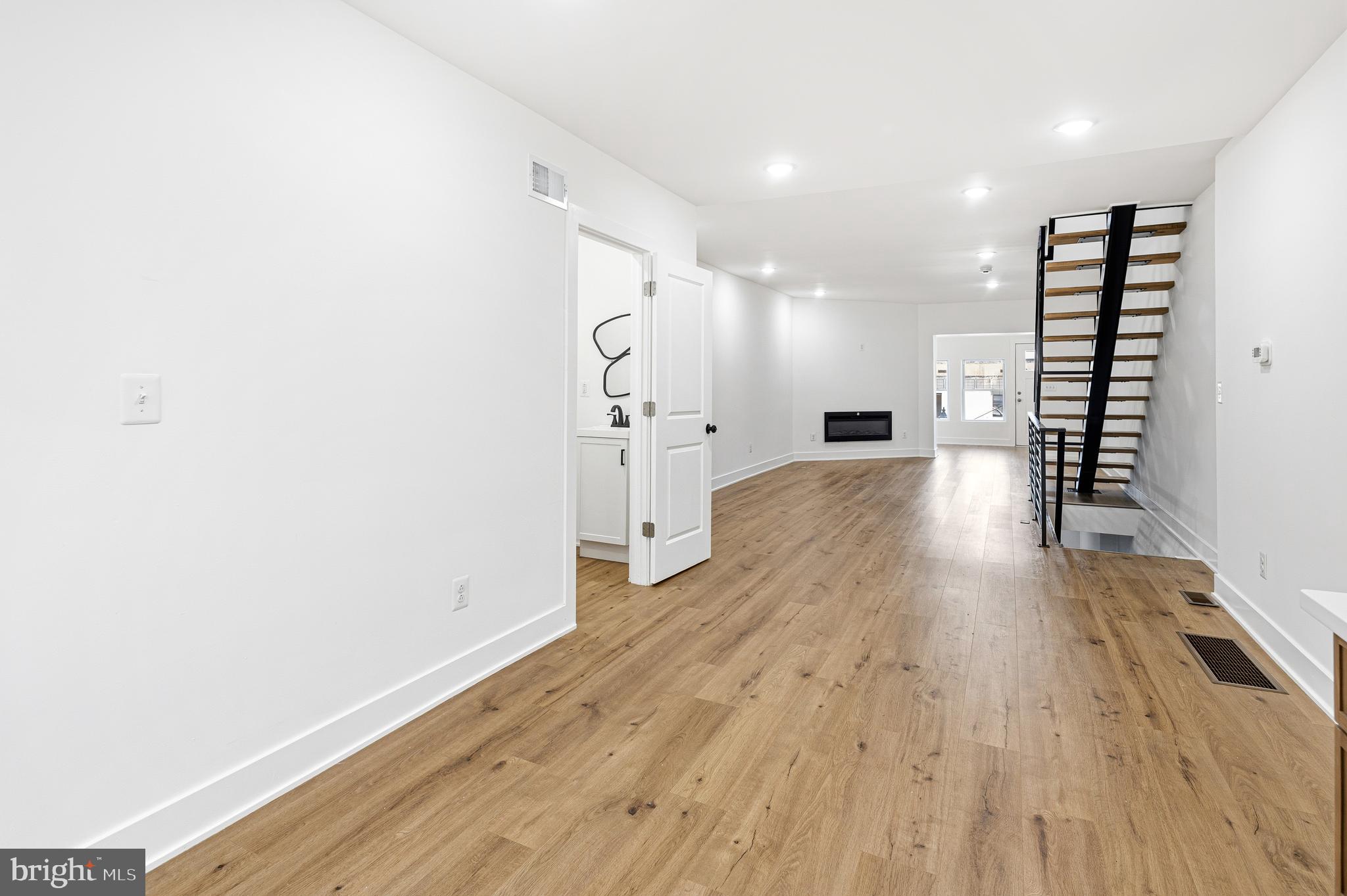 WALNUT HILL - Residential