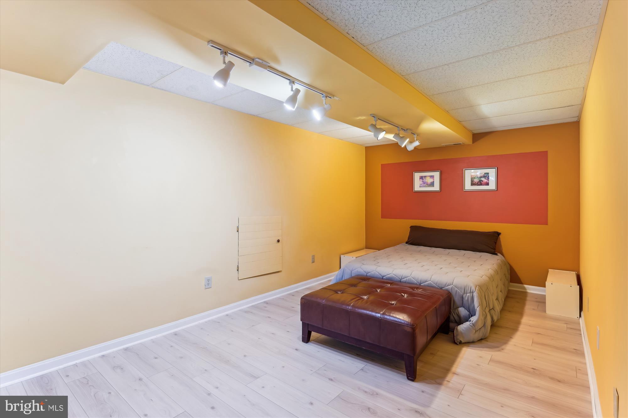 MILLS FARM - Residential