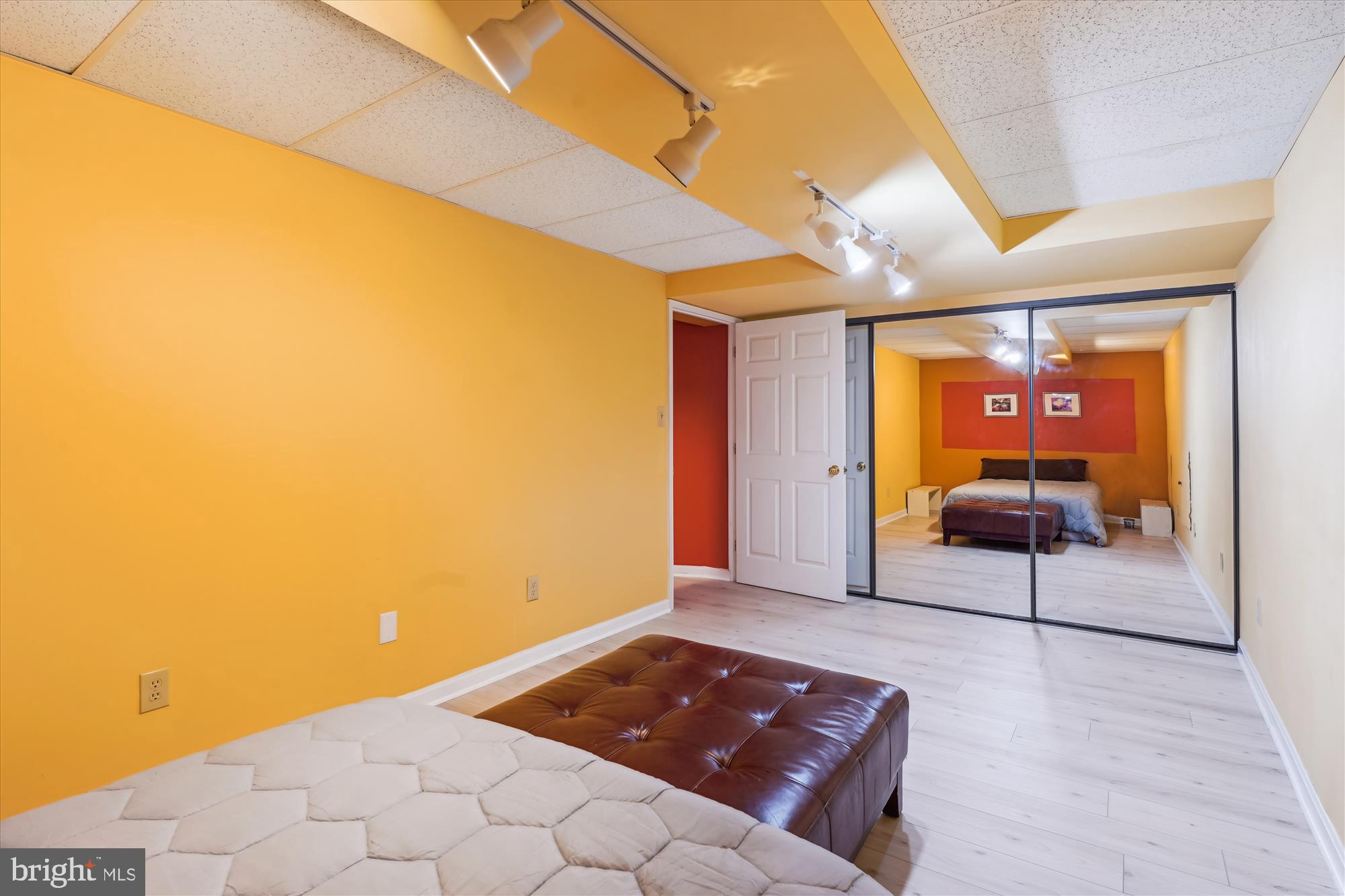 MILLS FARM - Residential