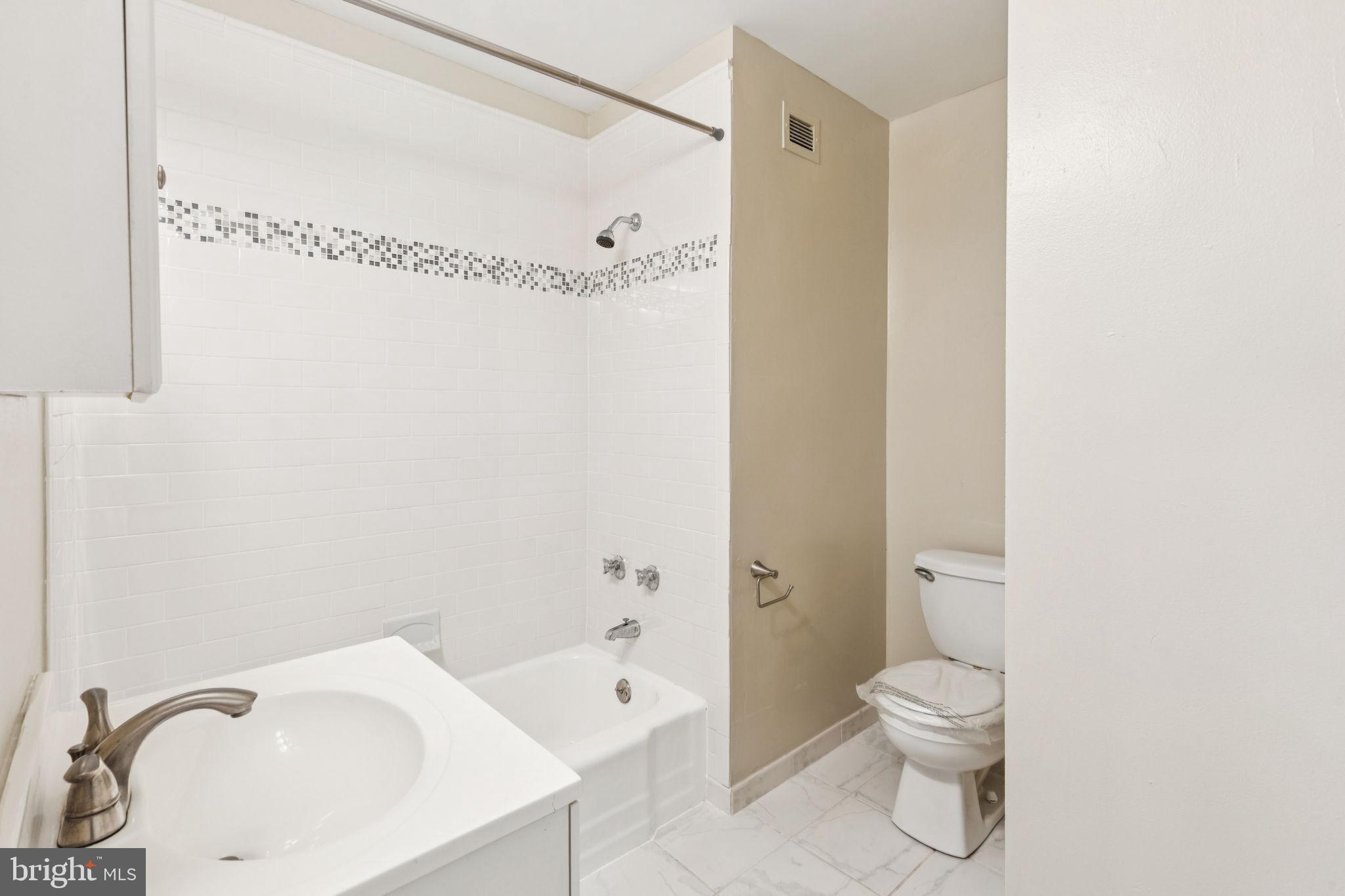 RITTENHOUSE SQUARE - Residential Lease