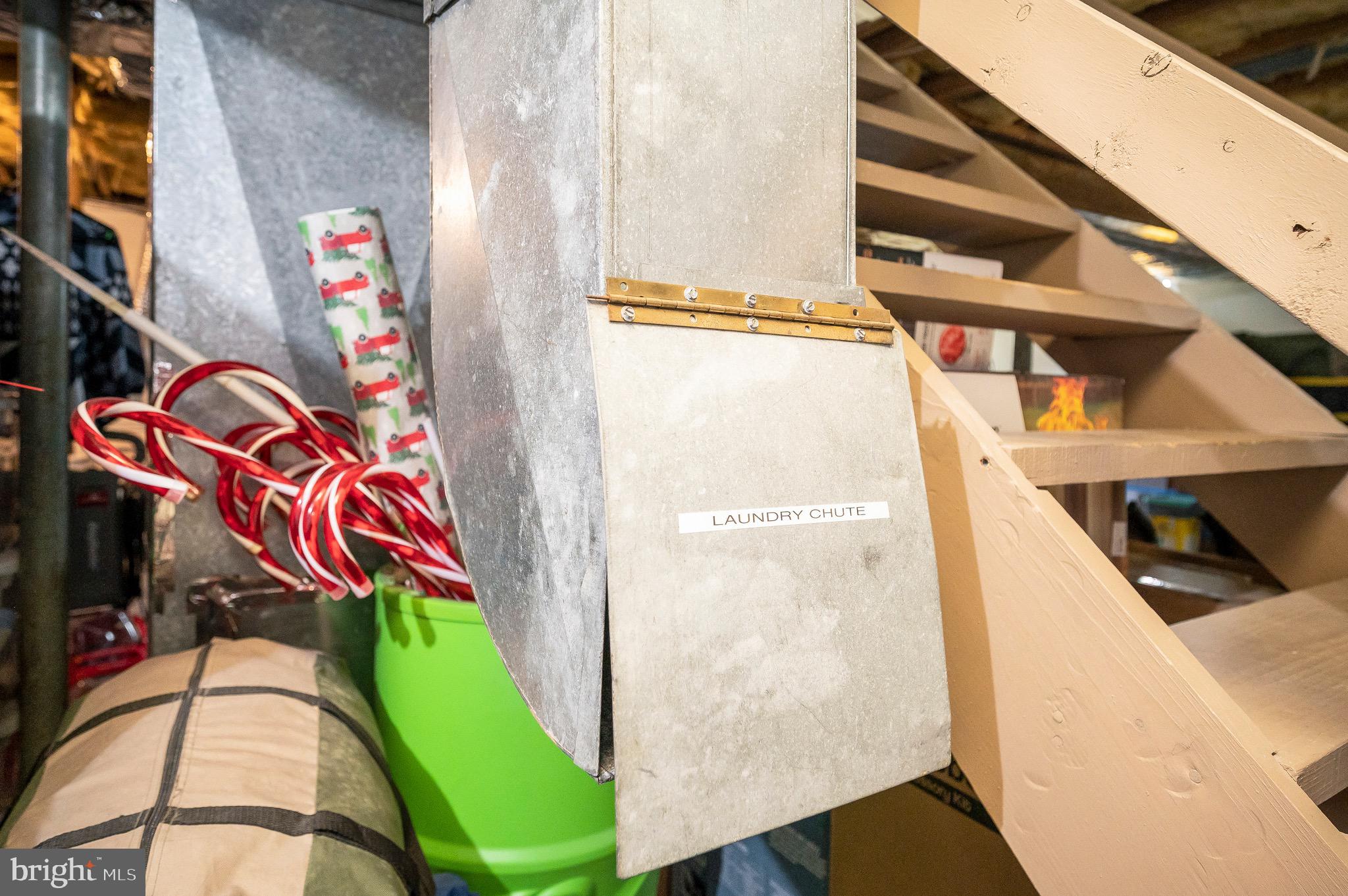 COUNTRY CLUB LAKE - Residential