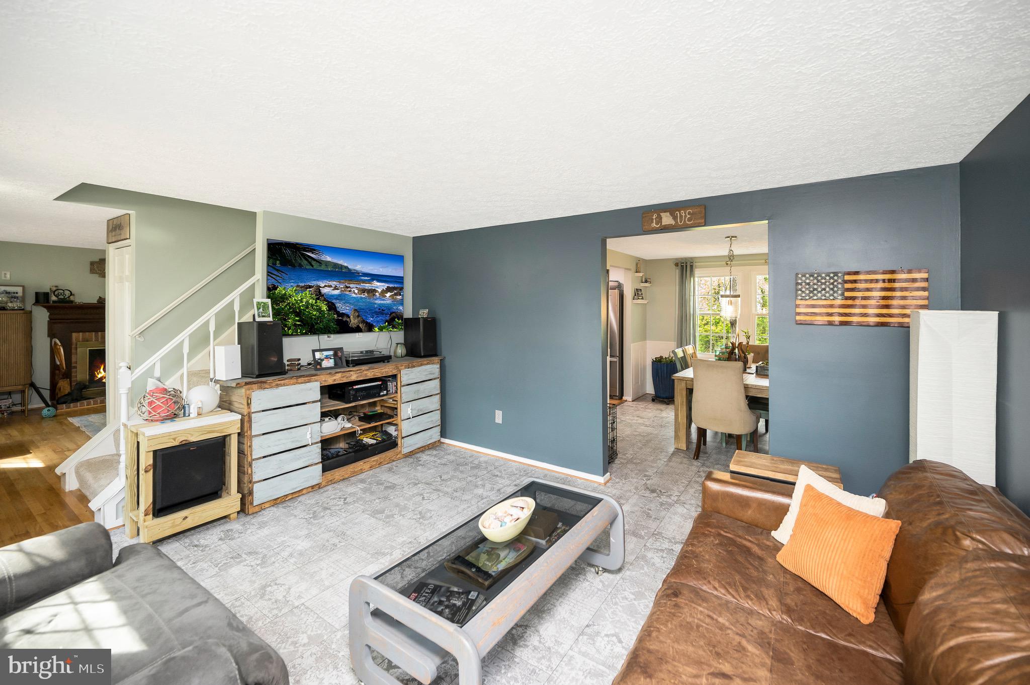 COUNTRY CLUB LAKE - Residential