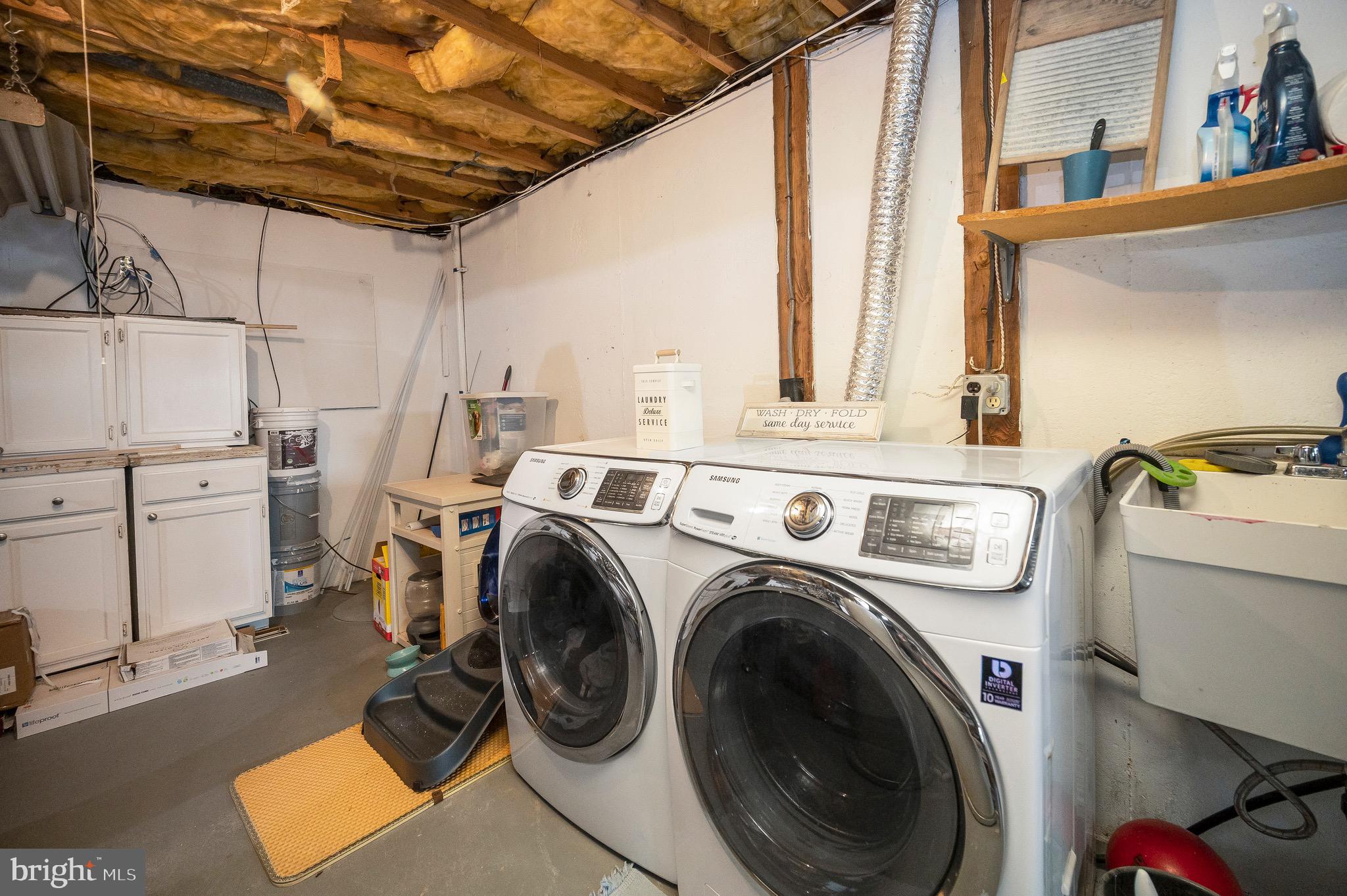 COUNTRY CLUB LAKE - Residential