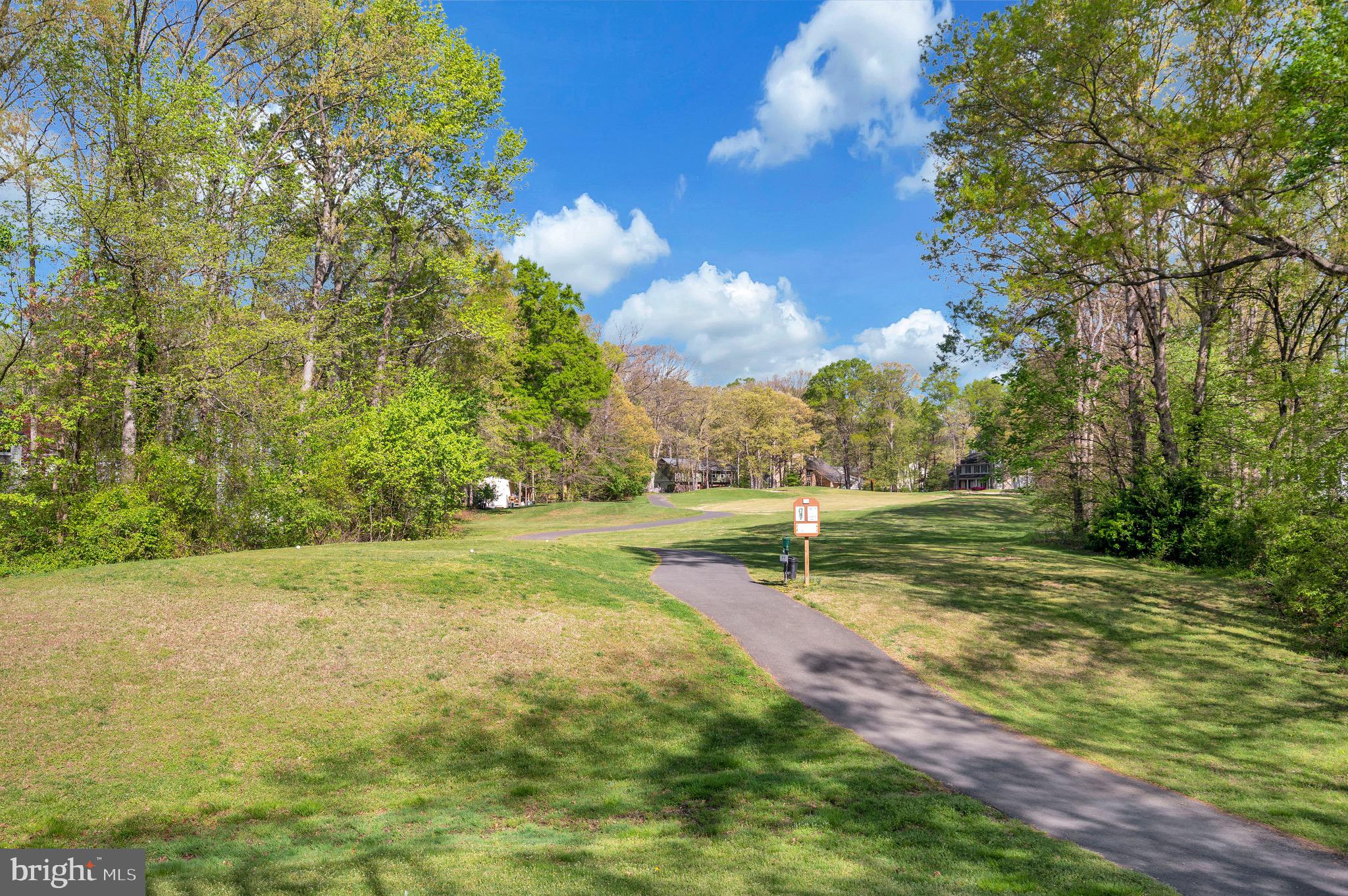 COUNTRY CLUB LAKE - Residential