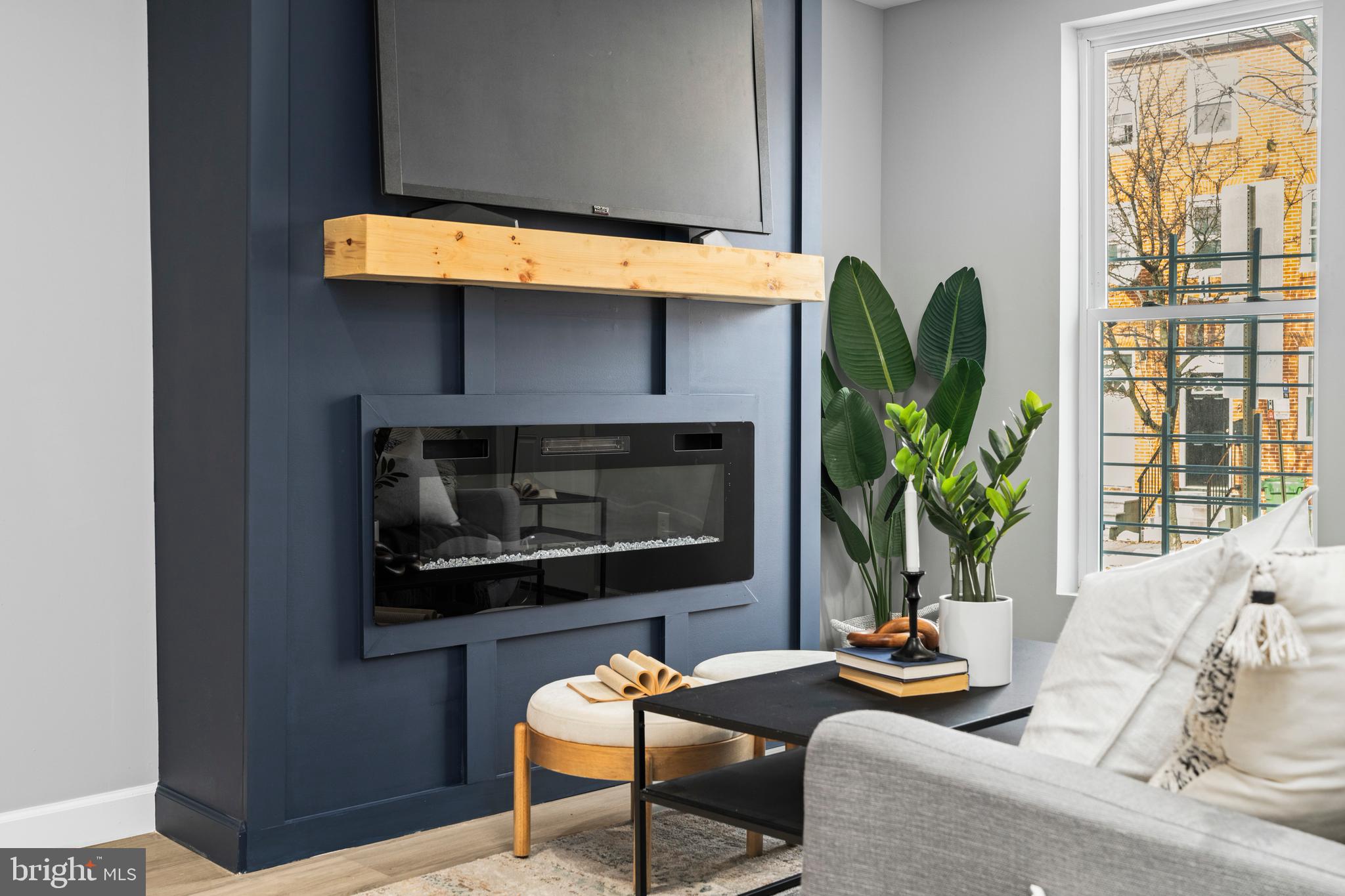 HOLLINS MARKET - Residential