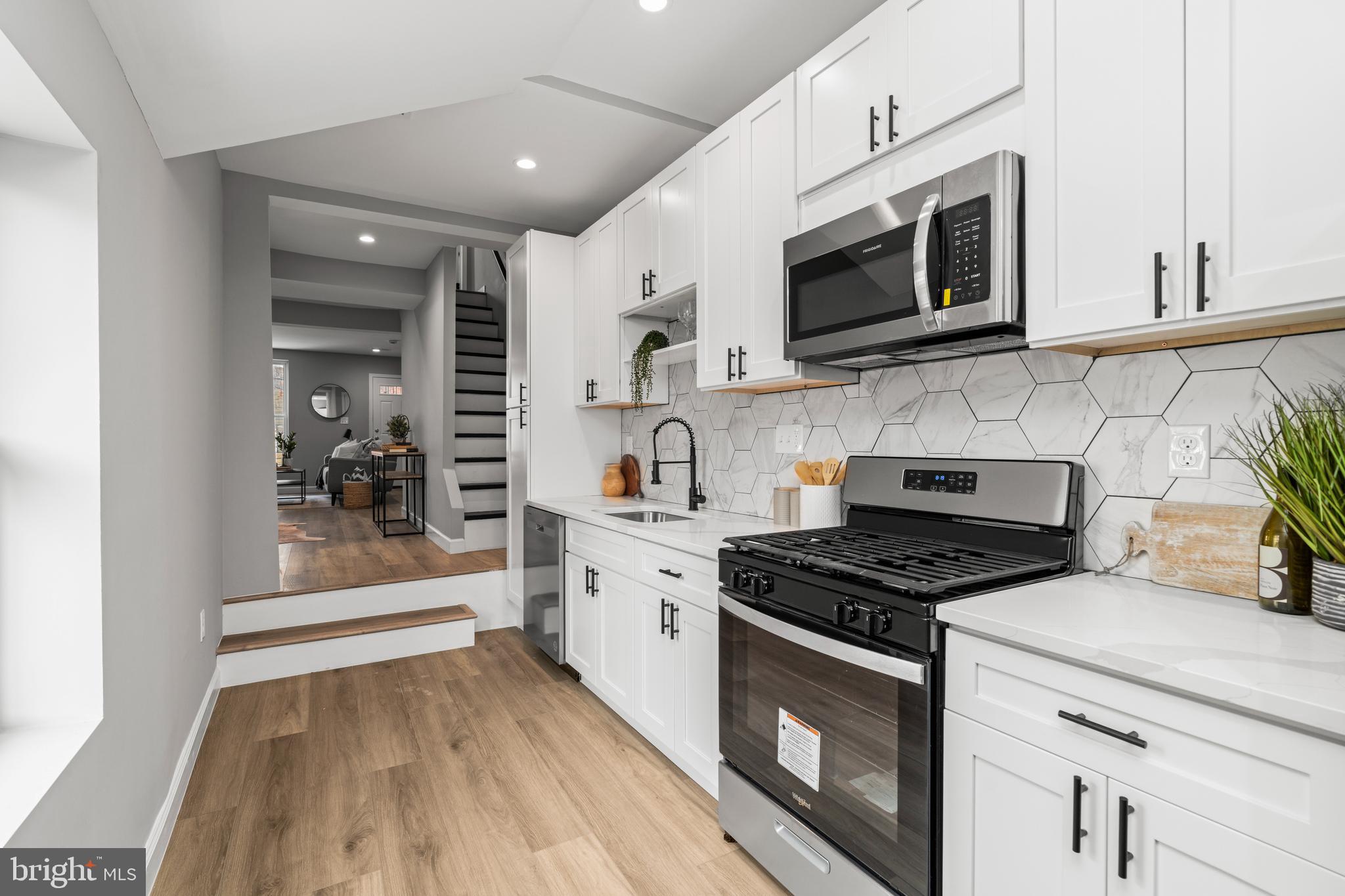 HOLLINS MARKET - Residential