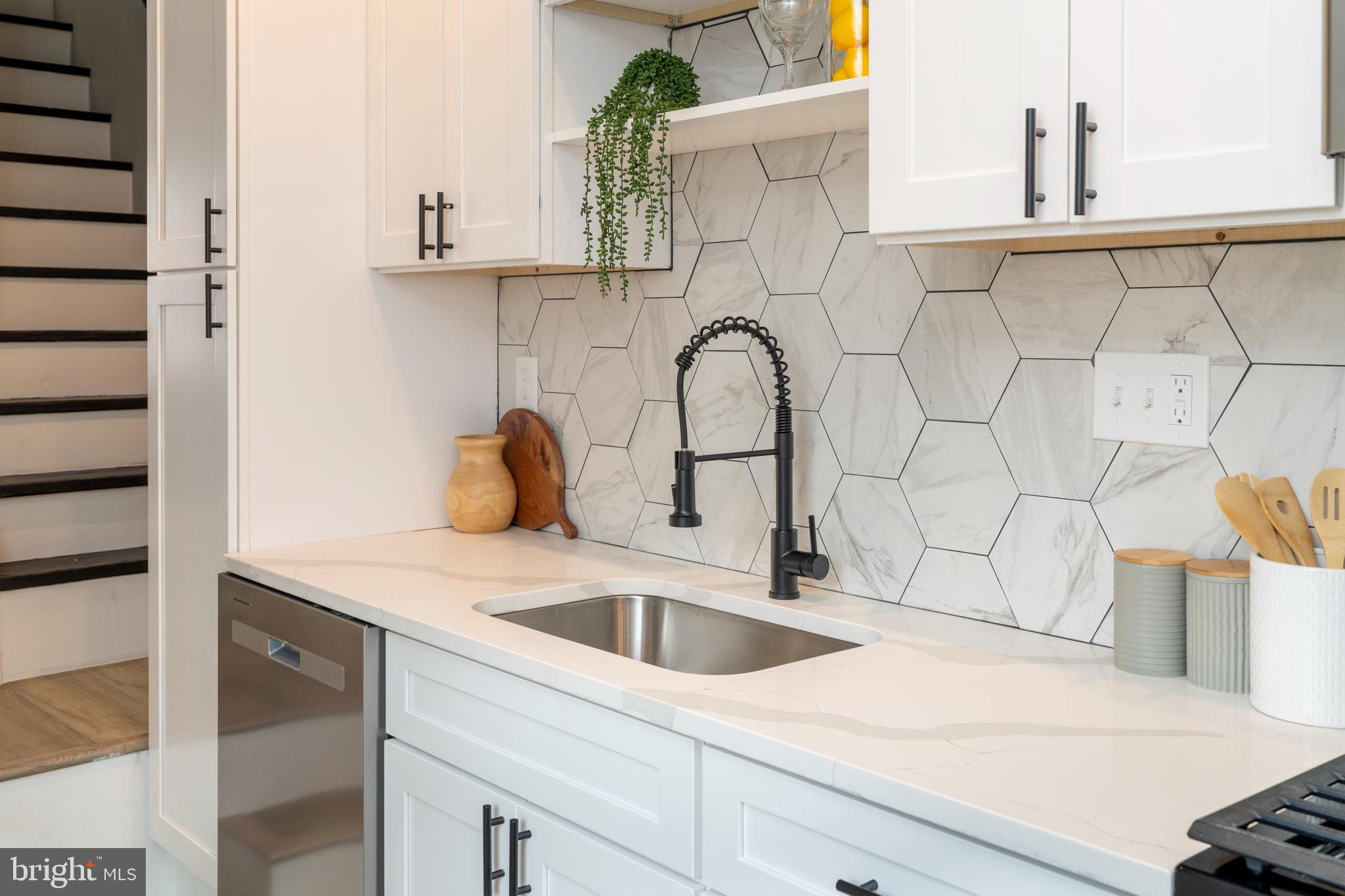 HOLLINS MARKET - Residential