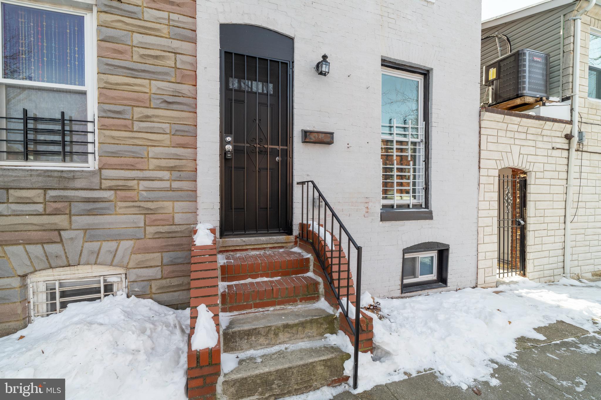 HOLLINS MARKET - Residential
