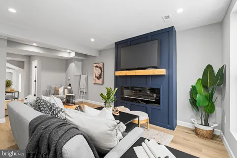 MLS: MDBA2152500