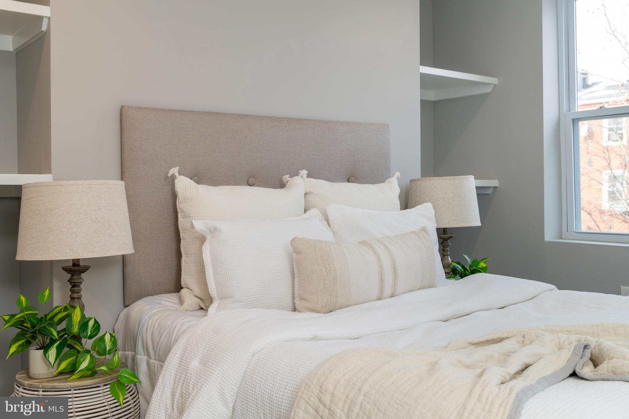 HOLLINS MARKET - Residential