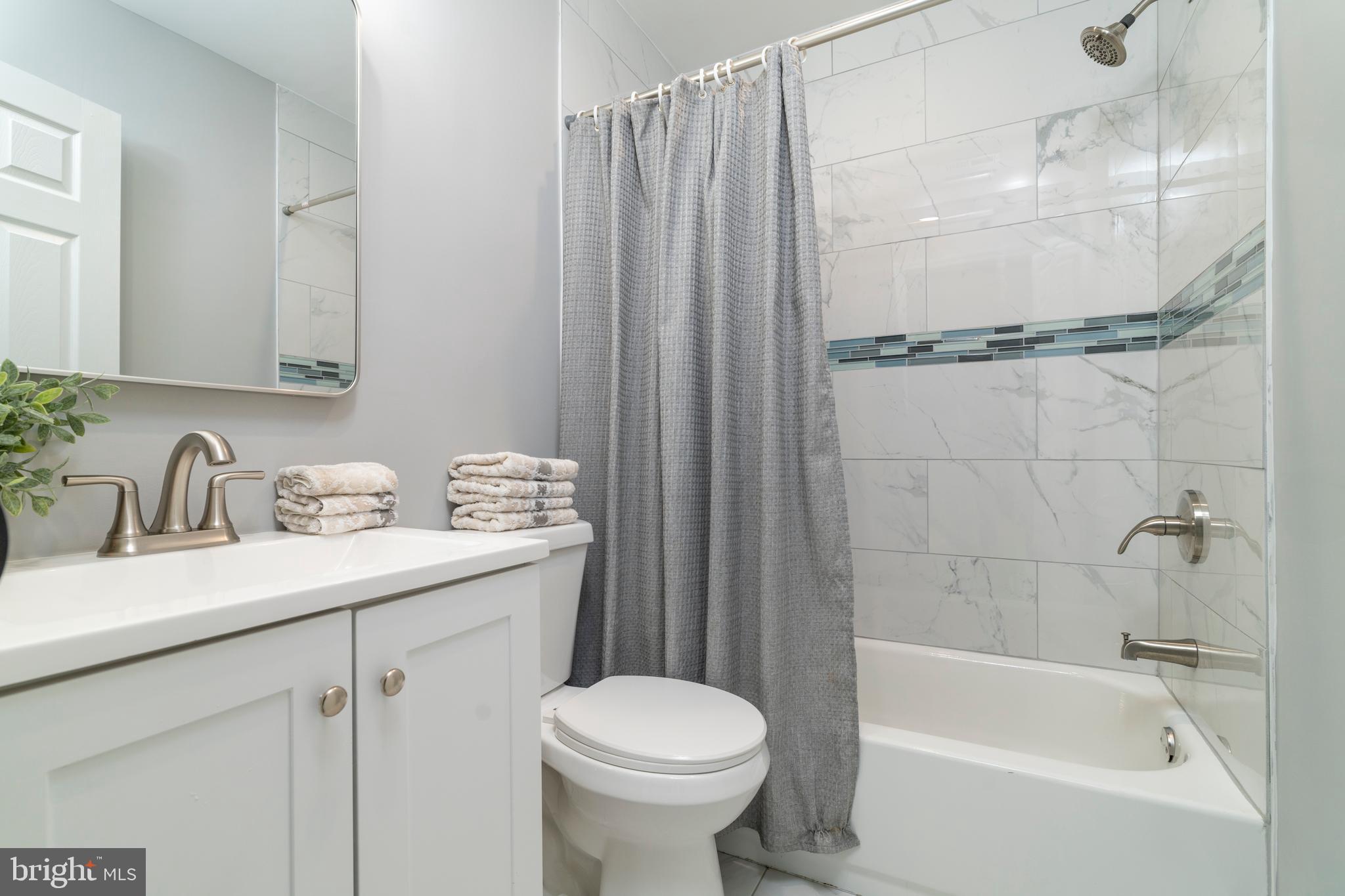 HOLLINS MARKET - Residential
