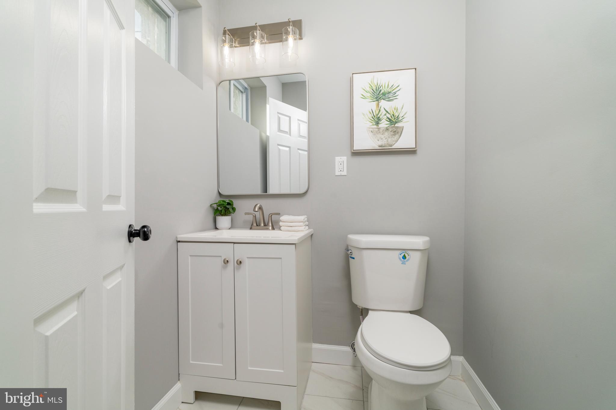 HOLLINS MARKET - Residential