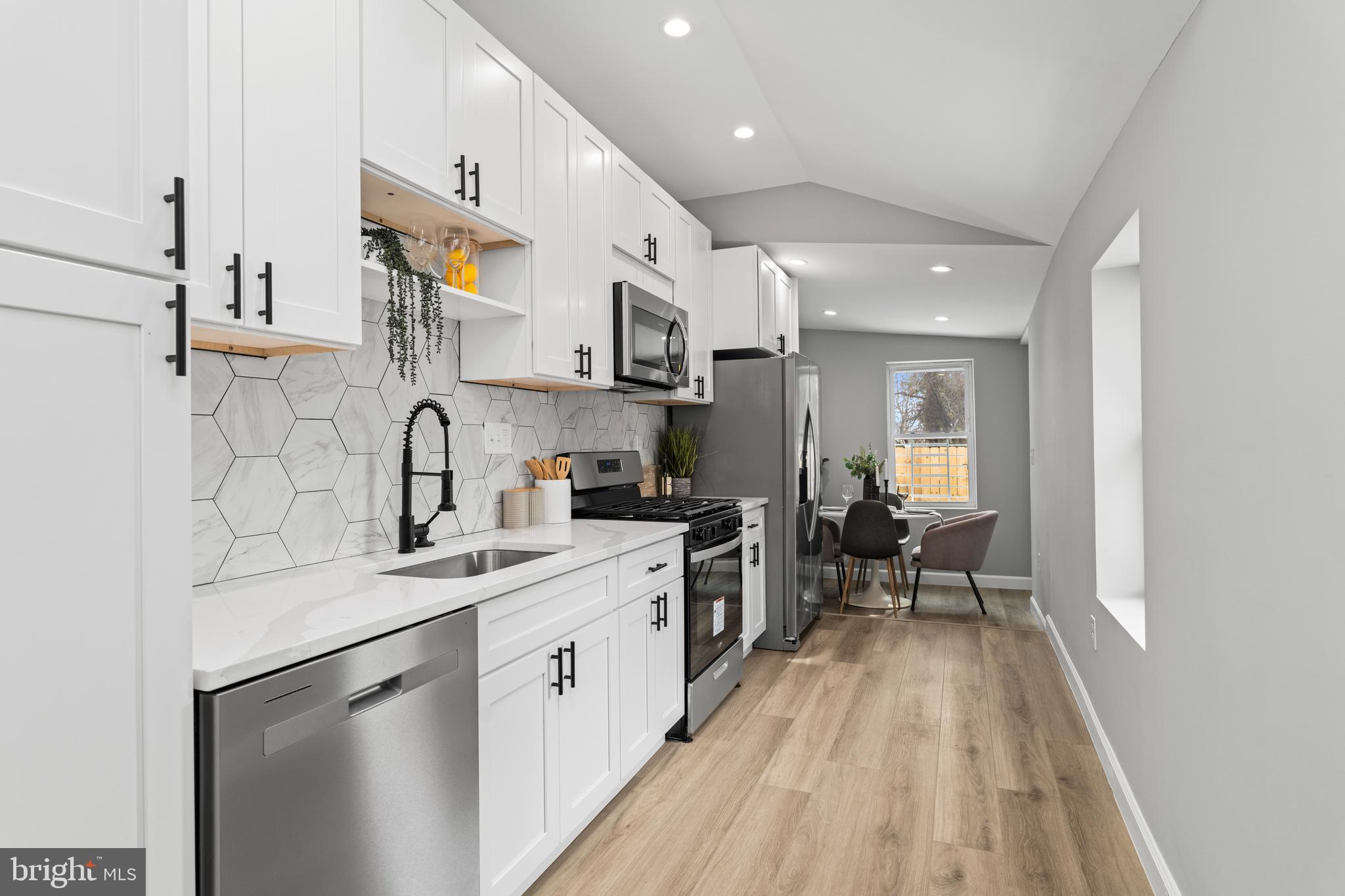 HOLLINS MARKET - Residential