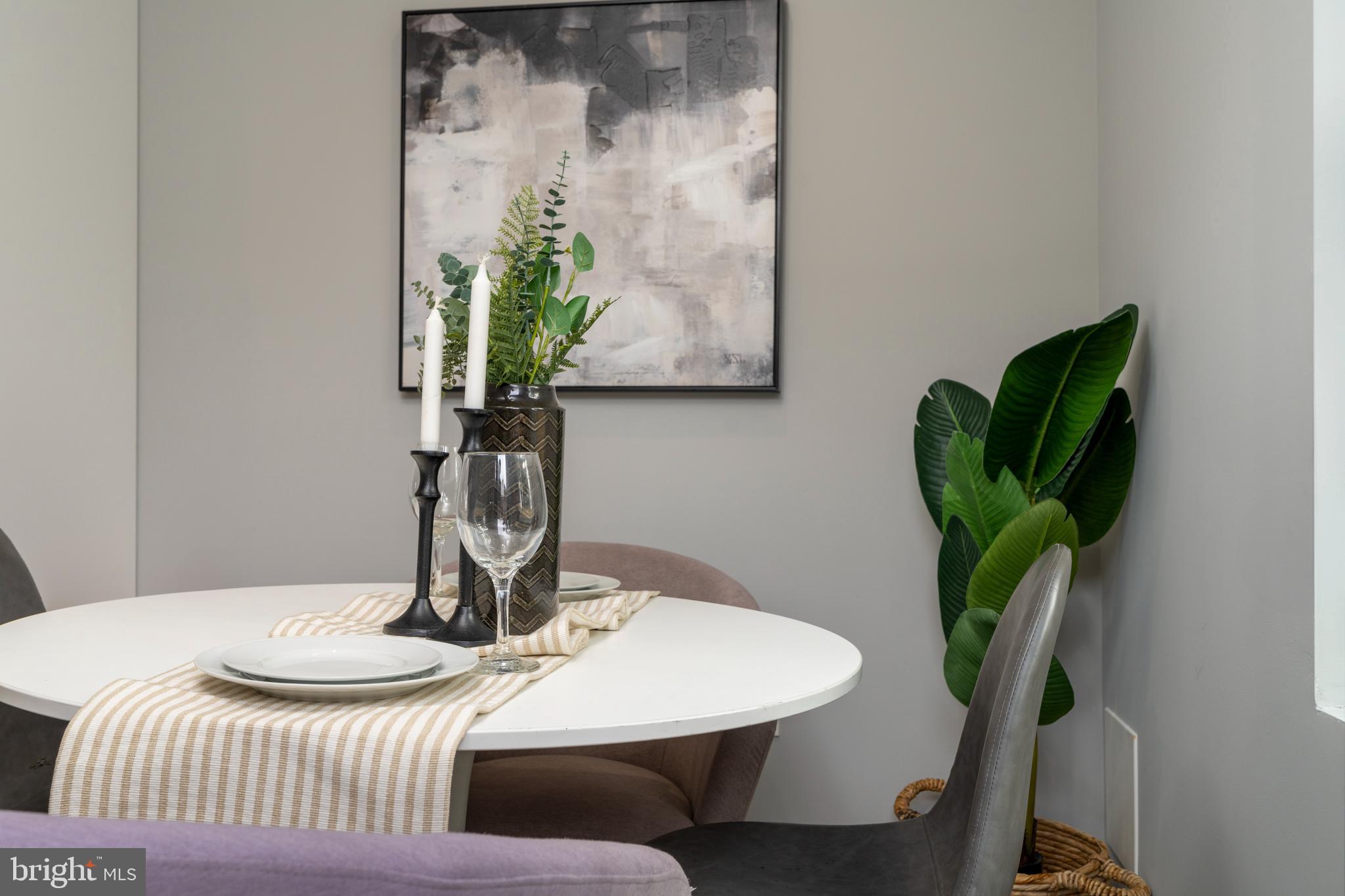 HOLLINS MARKET - Residential