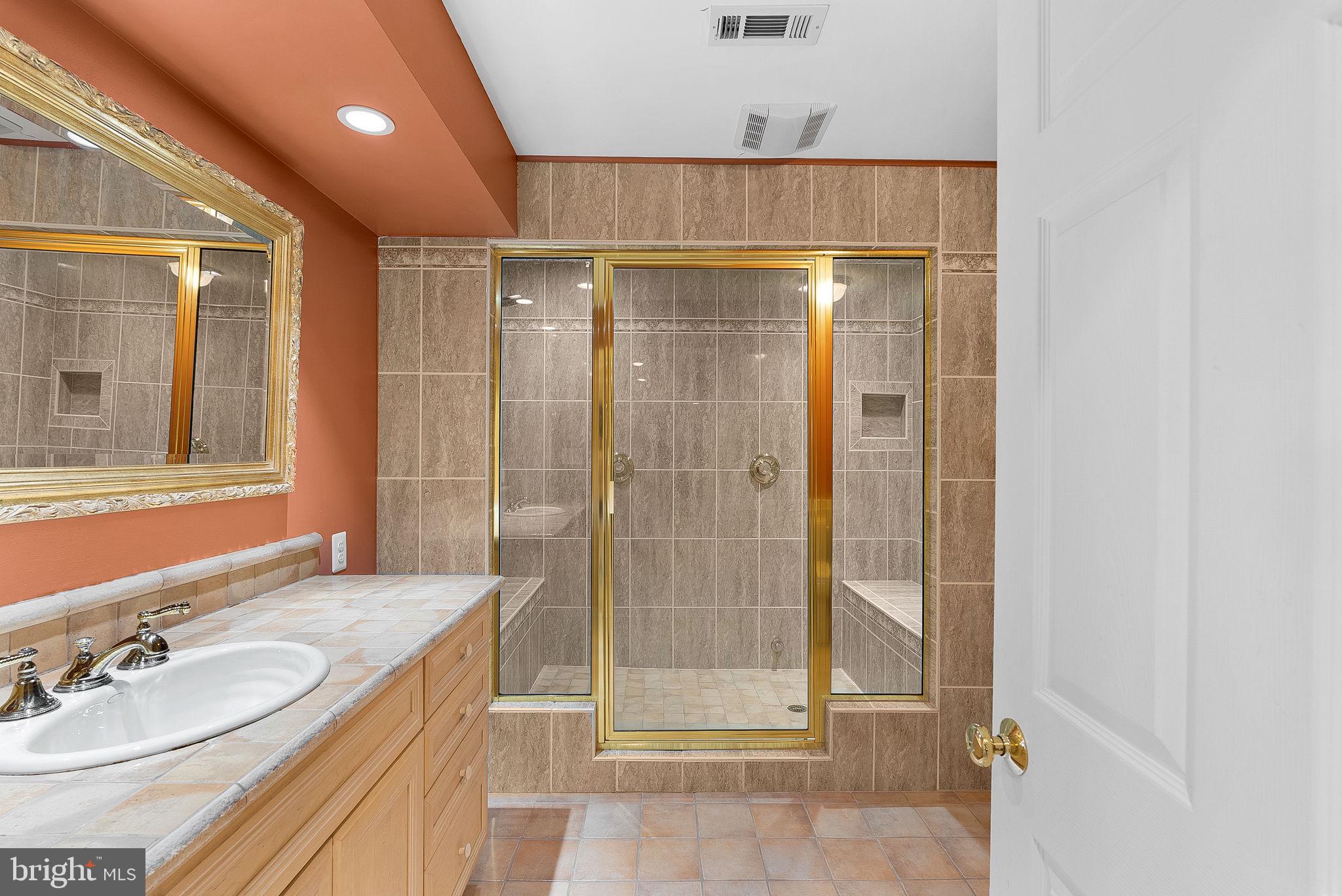 HERITAGE HUNT - Residential