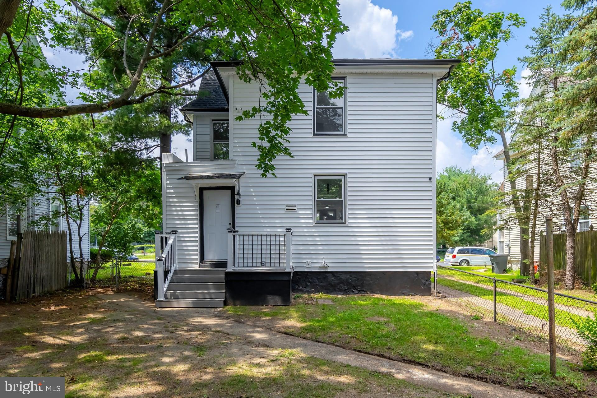 733 BILLINGS AVENUE