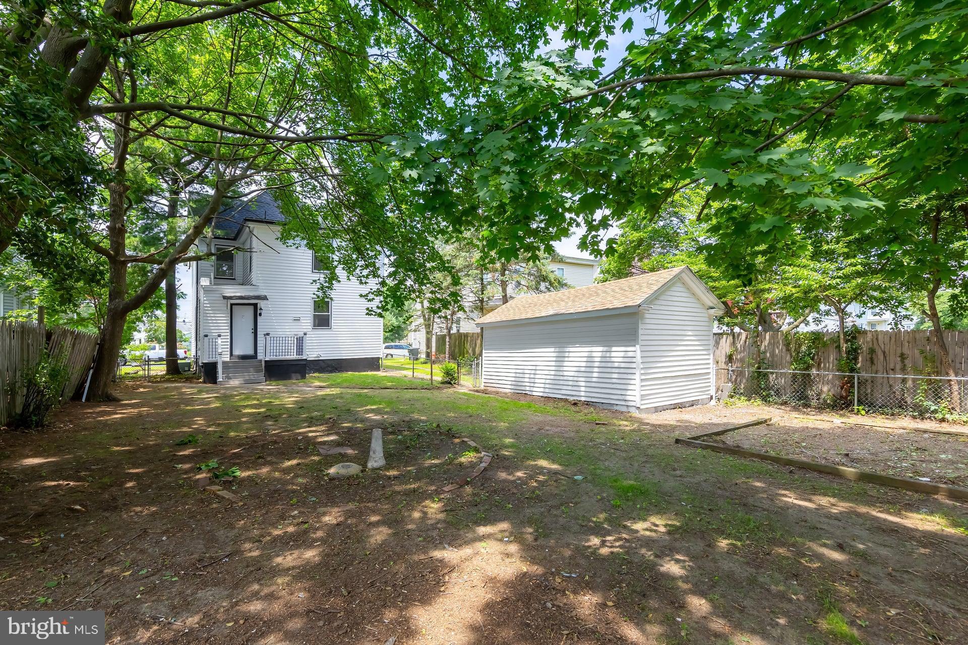 733 BILLINGS AVENUE