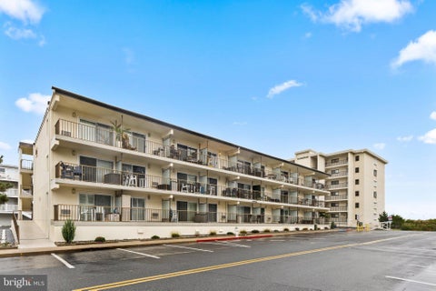 Condo For Sale - 2 137th Street #305<br/> OCEAN CITY, MD 21842