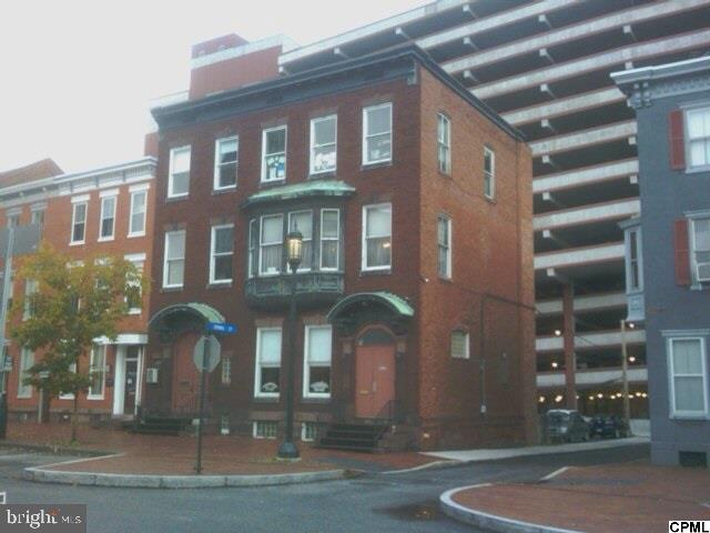INVESTOR OPPORTUNITY THIS TURN KEY PROPERTY LOCATED STEPS FROM THE CAPITOL ON STATE ST. BUILDING RECENTLY MODERNIZED W/ CENTRAL AIR, STEAM DELIVERY SYSTEM, HANDICAP RAMP & 8 OFF STREET PARKING SPACES. ITS FULLY OCCUPIED. TENANTS HAVE VARIOUS LEASE TERMS. BRING YOUR FIRM TO THIS EXCELLENT LOCATION OR CONTINUE TO LEASE!