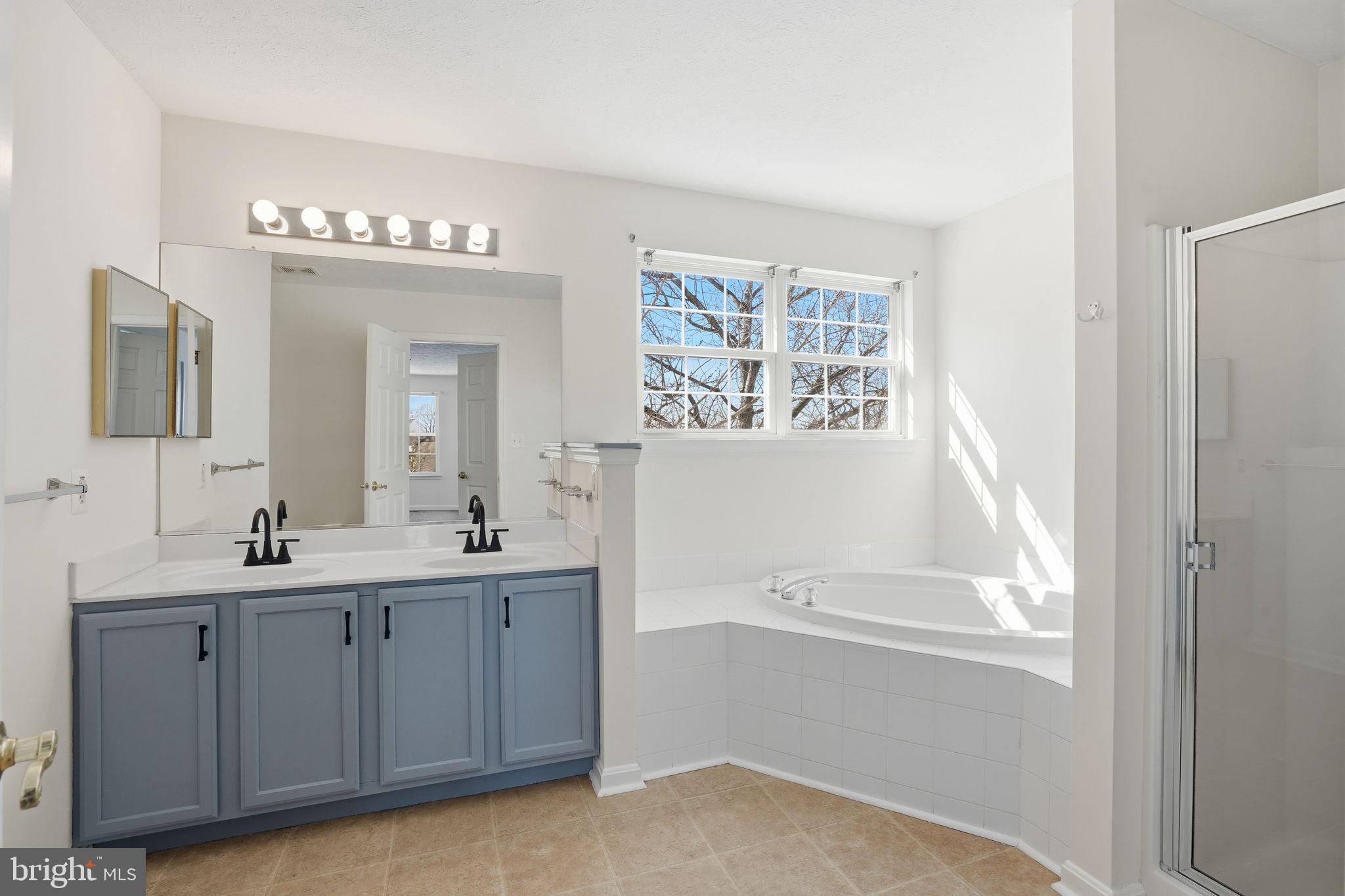 BEACHWOOD ESTATES - Residential