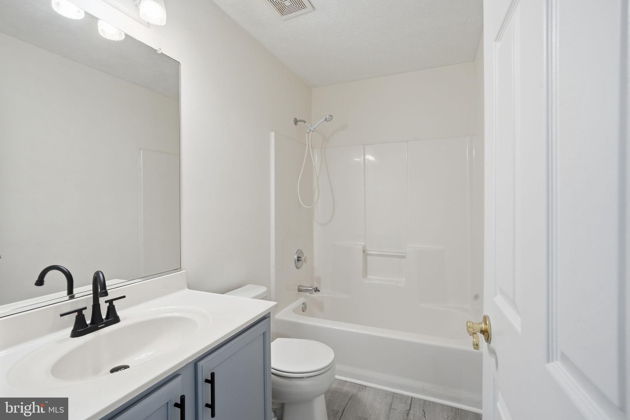 BEACHWOOD ESTATES - Residential