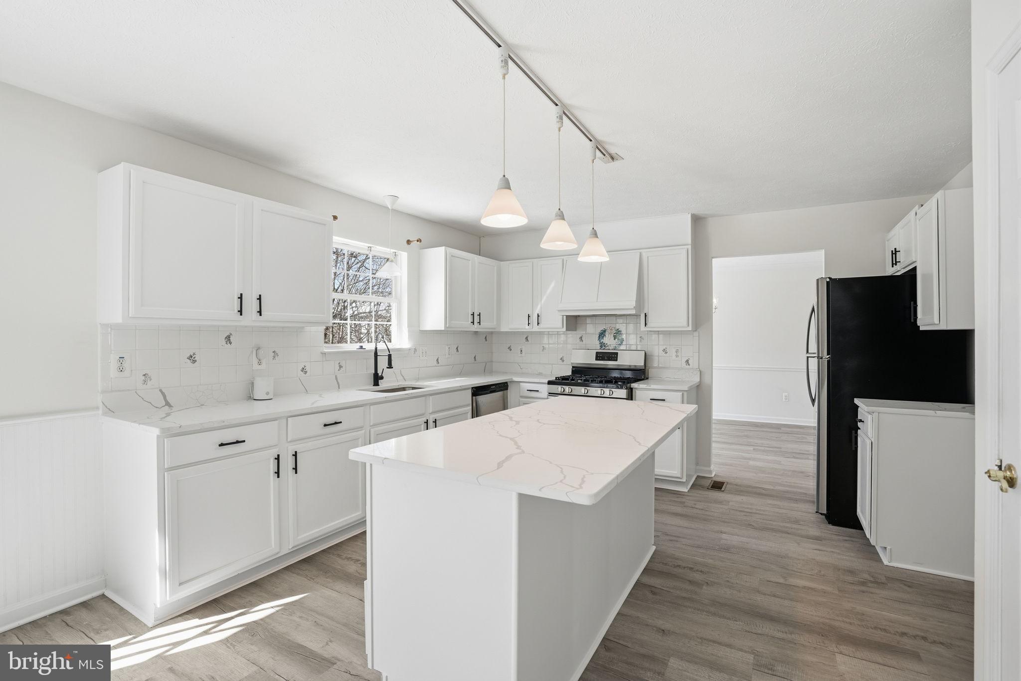 BEACHWOOD ESTATES - Residential