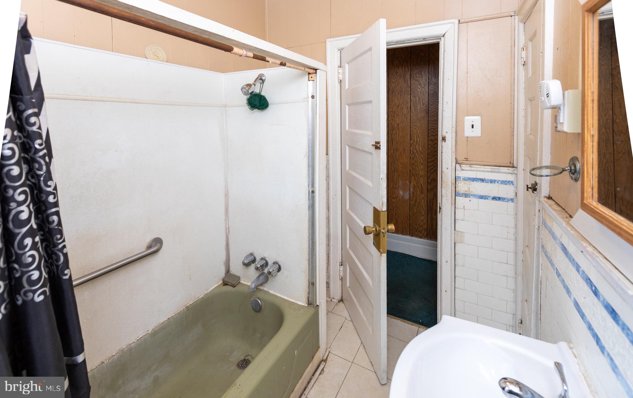 WEST PHILADELPHIA - Residential