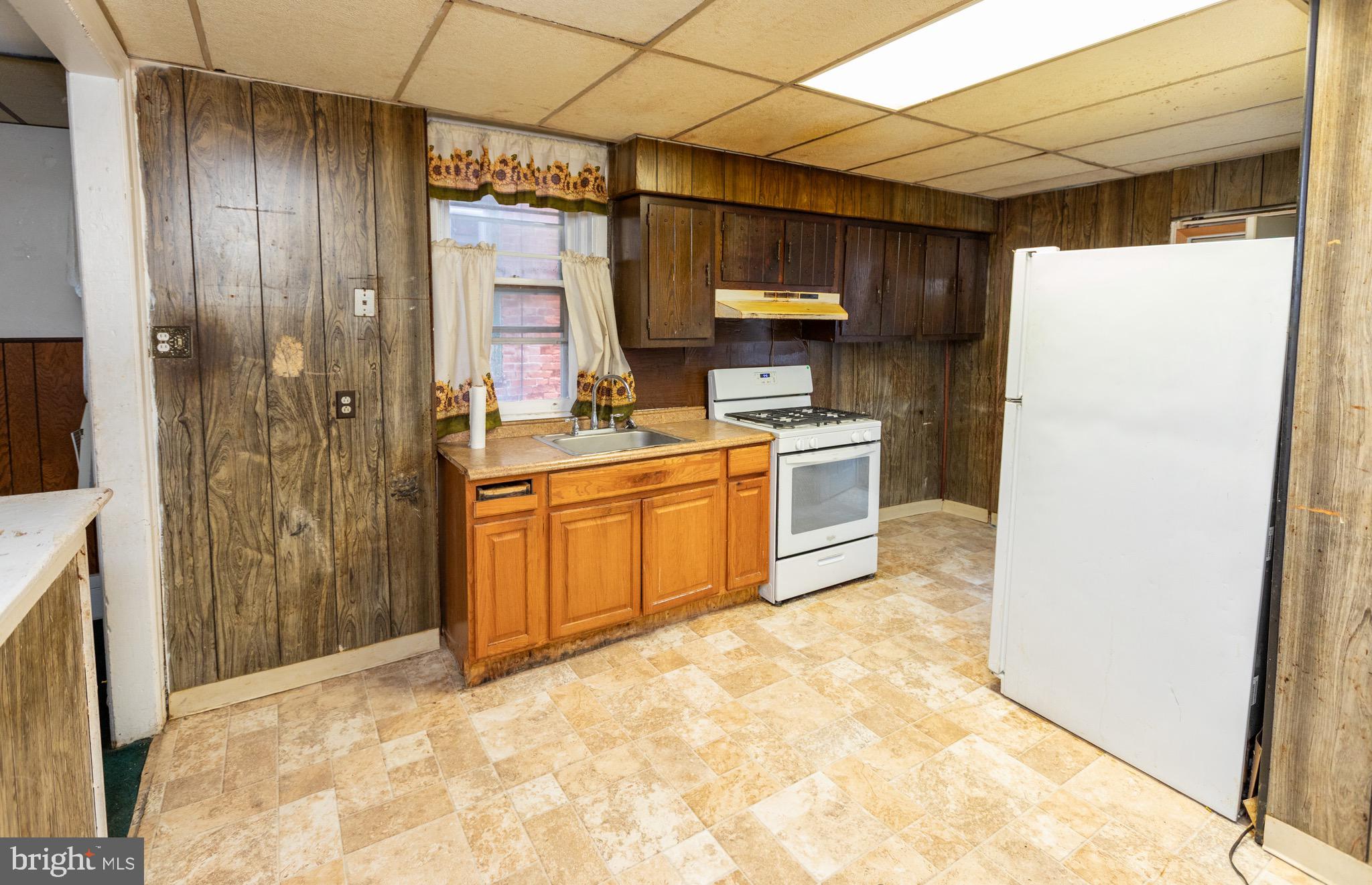 WEST PHILADELPHIA - Residential