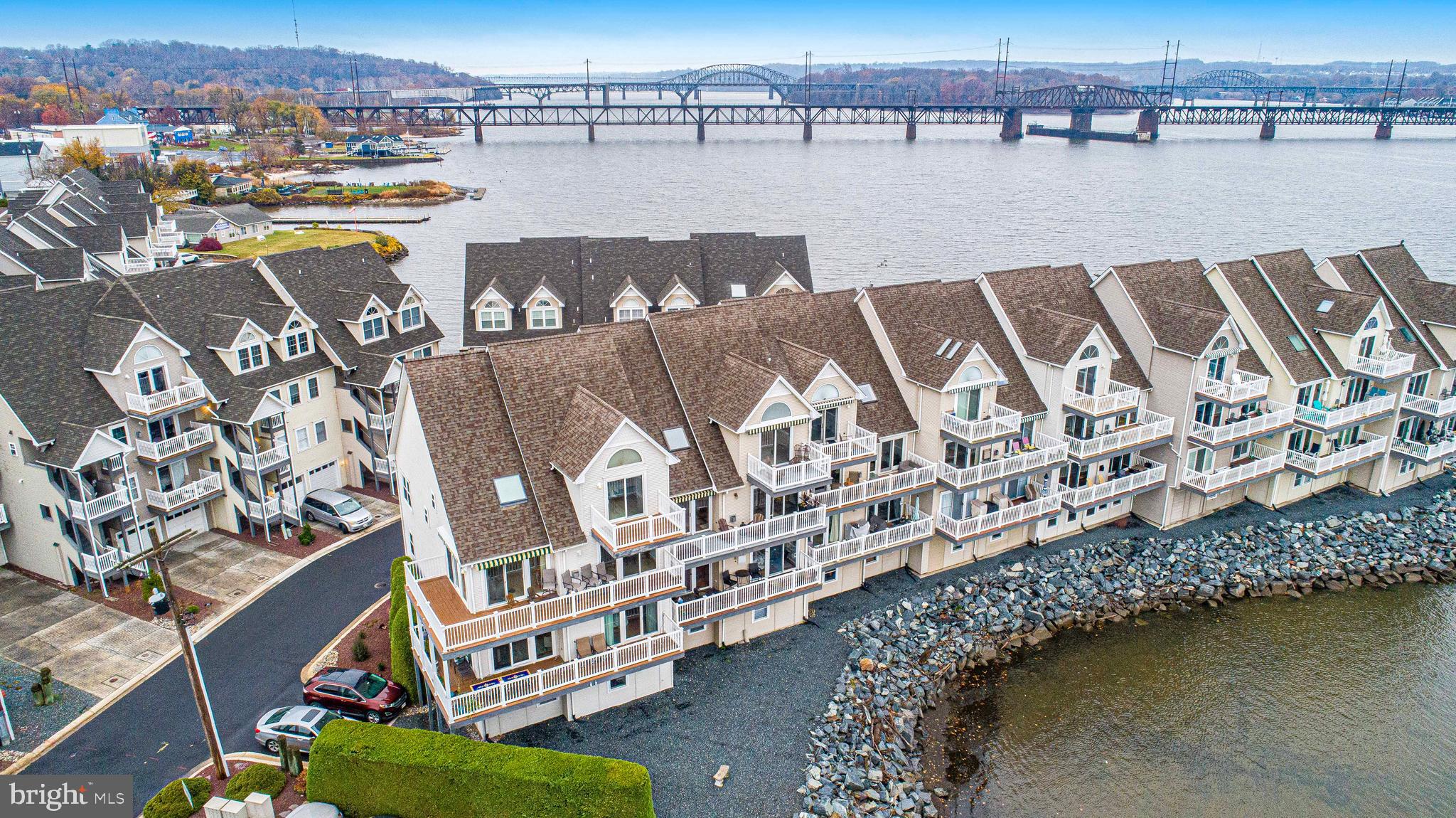 SENECA POINTE - Residential