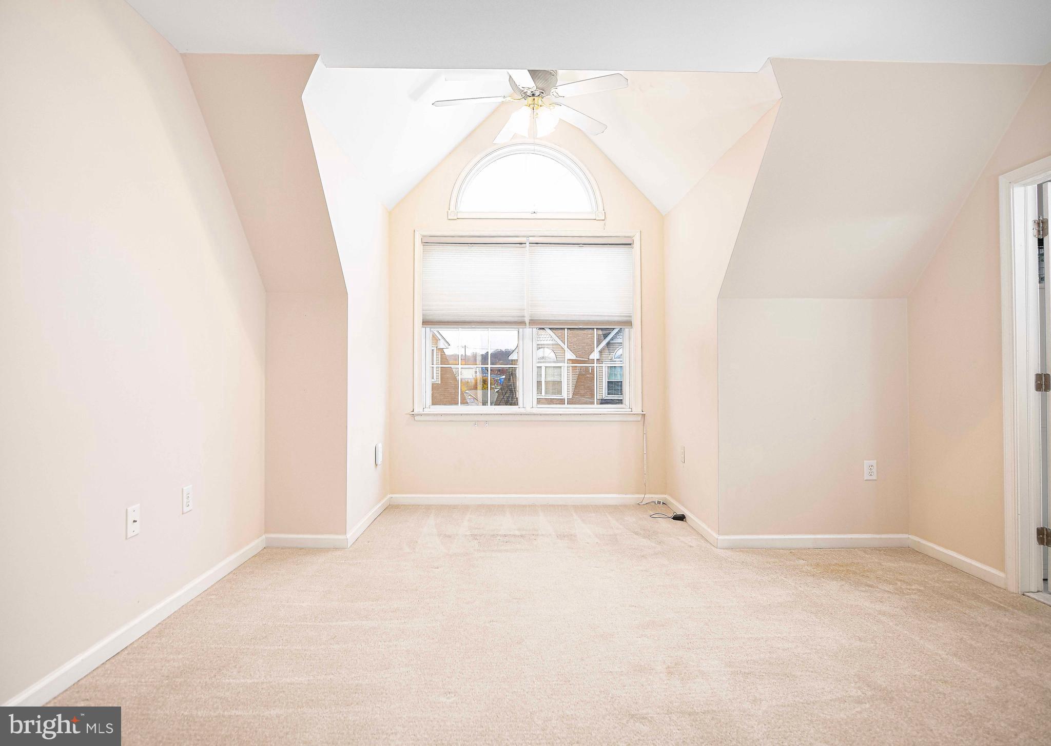 SENECA POINTE - Residential