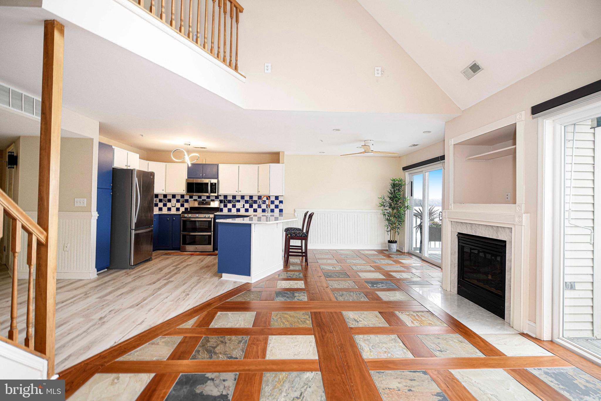 SENECA POINTE - Residential