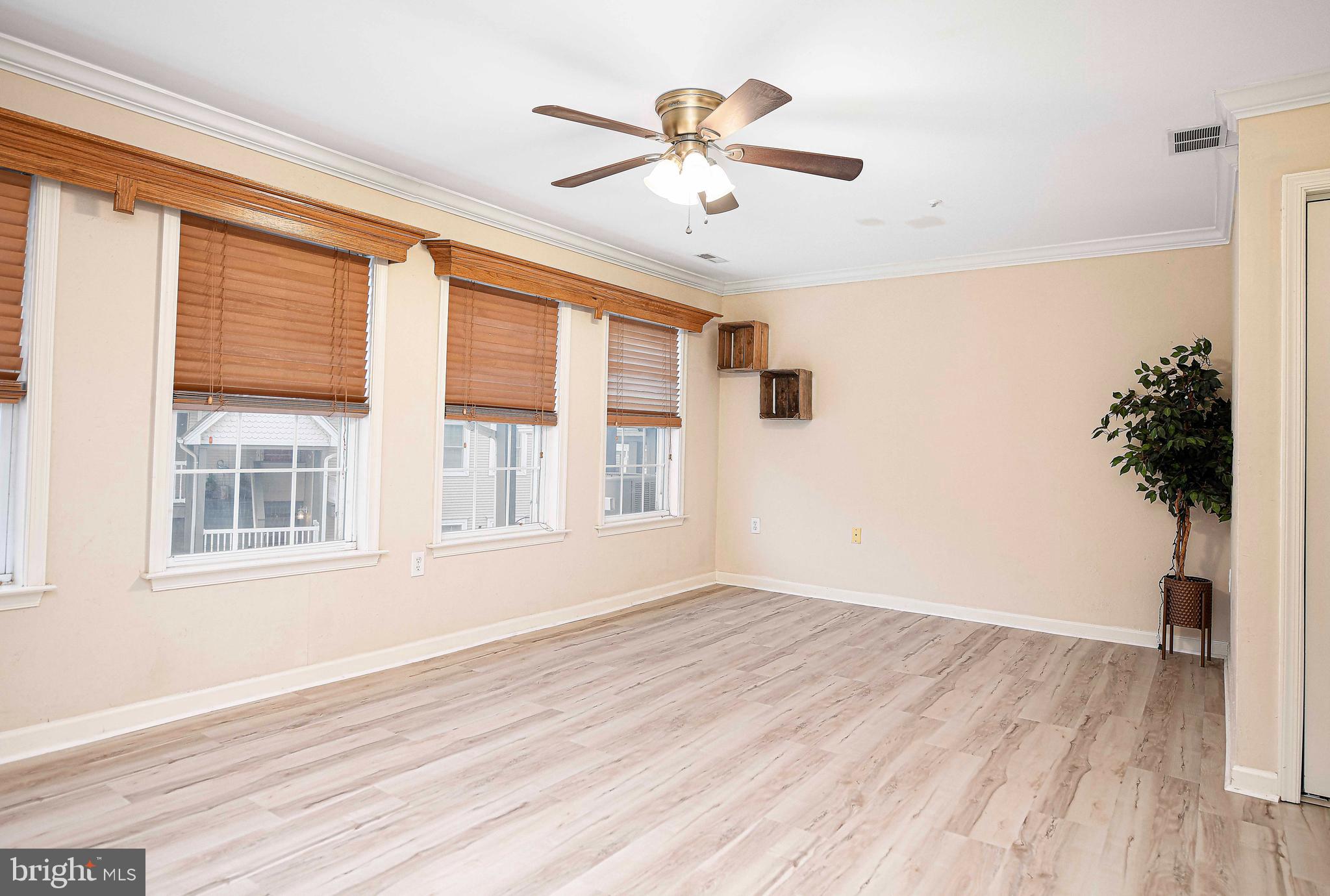 SENECA POINTE - Residential