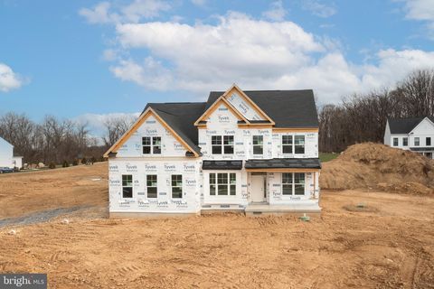 Homes For Sale - 5125 Maple Ridge Way<br/> EMMAUS, PA 18049