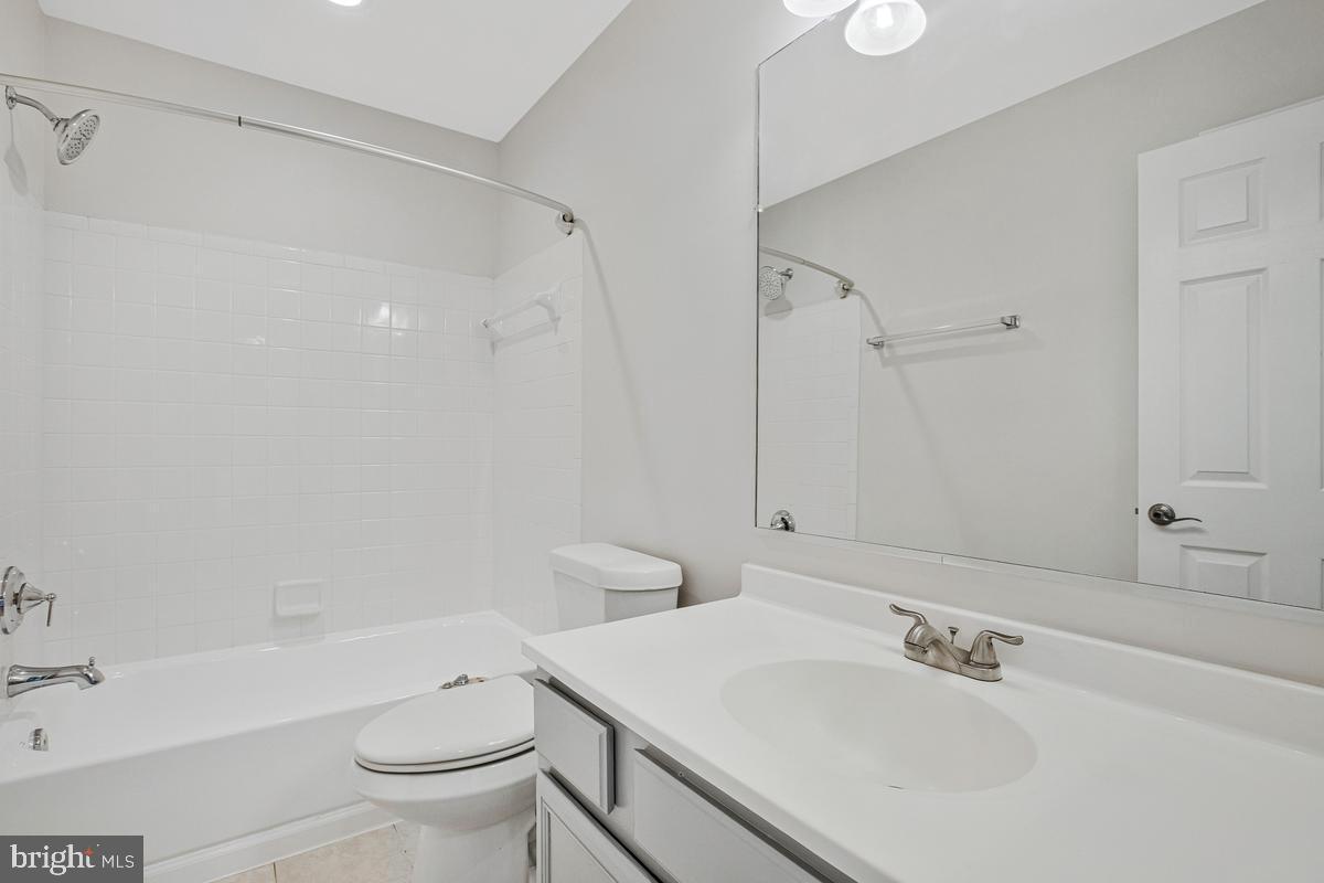 HUNT CLUB ESTATES - Residential