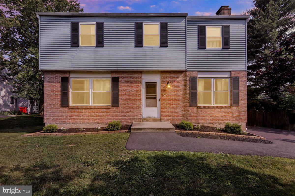 1048 ACORN WAY