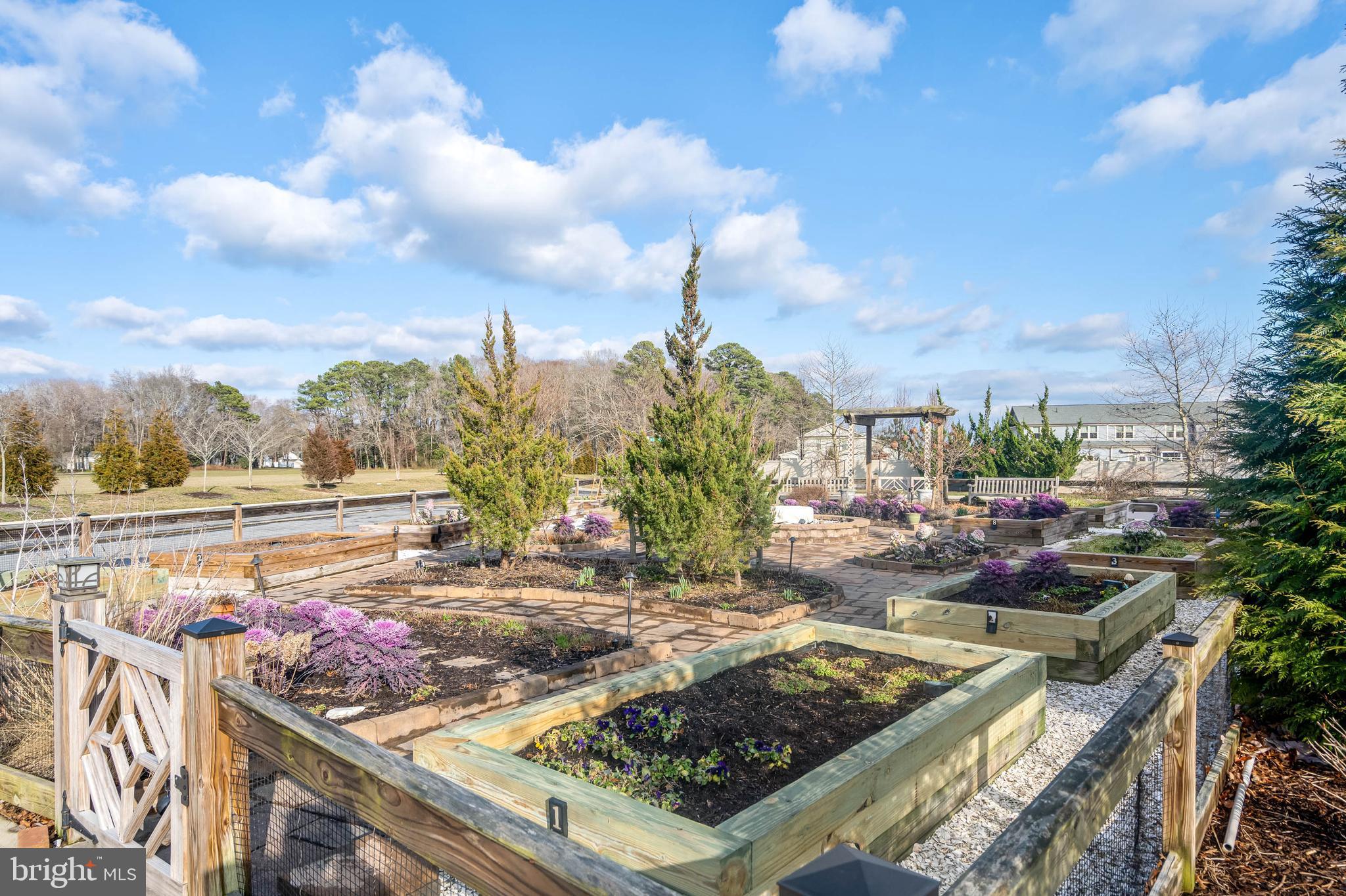 BAY FOREST CLUB - Residential