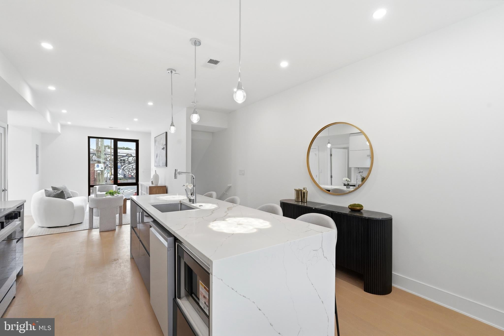 1850 CAPITOL AVENUE NE 1
