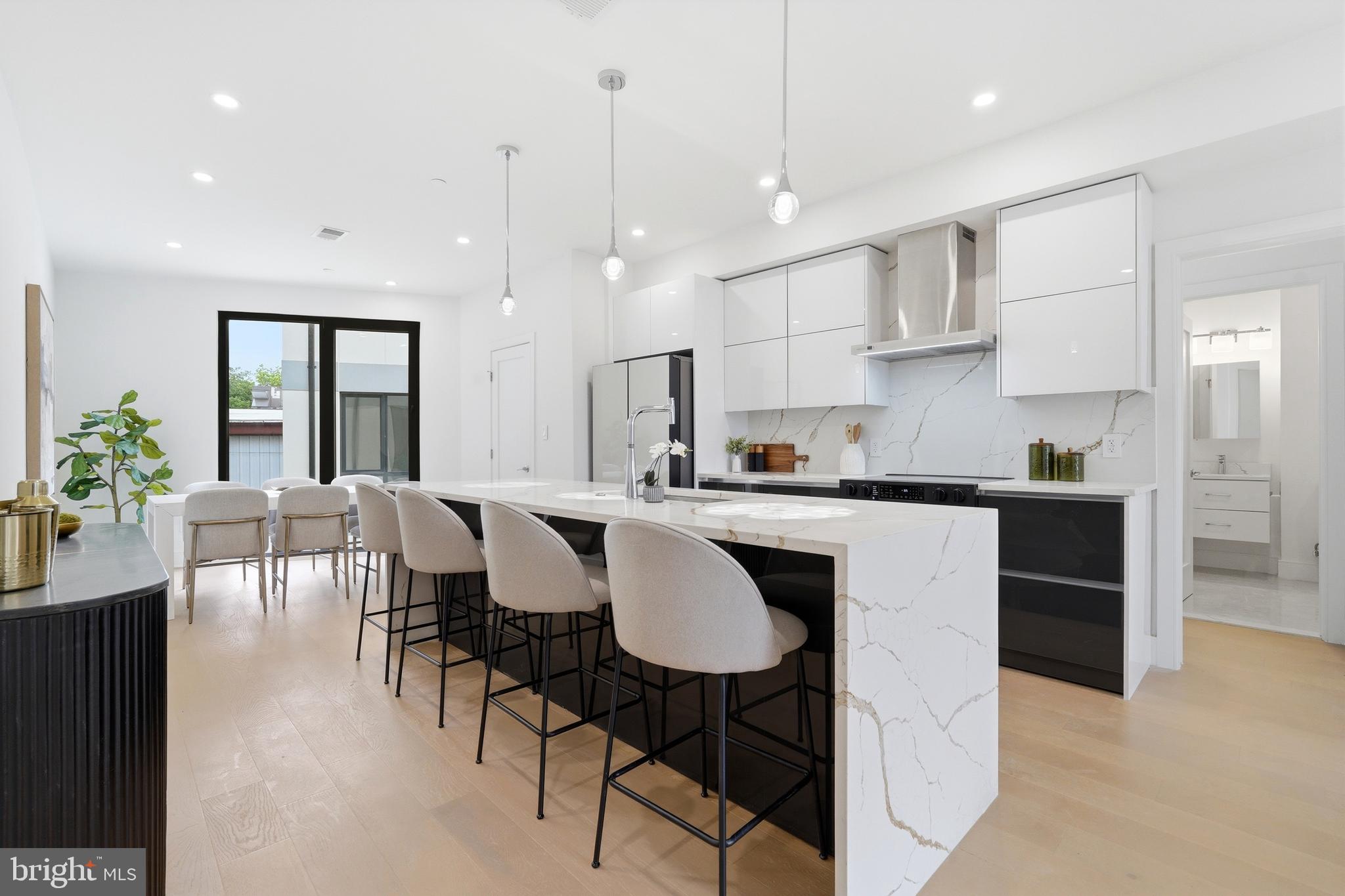 1850 CAPITOL AVENUE NE 1