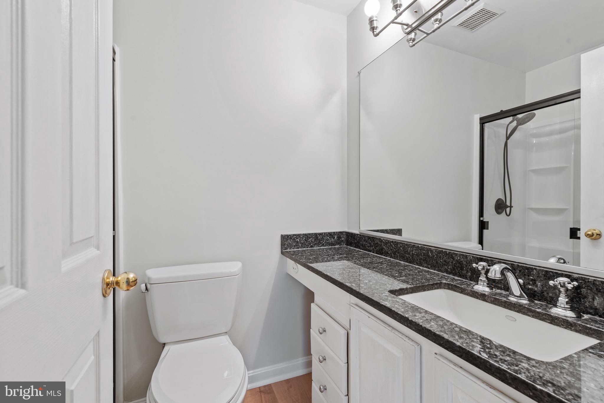 HUNTERS RUN - Residential Lease