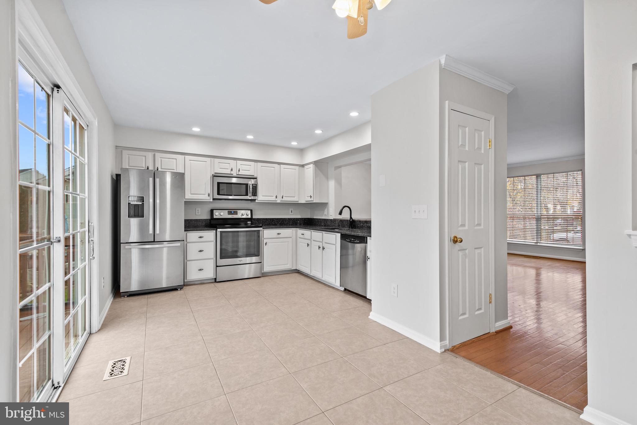 HUNTERS RUN - Residential Lease