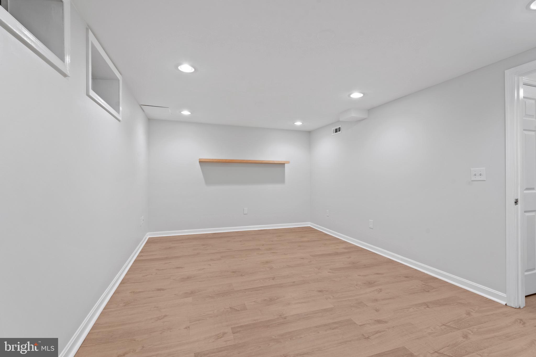 HUNTERS RUN - Residential Lease