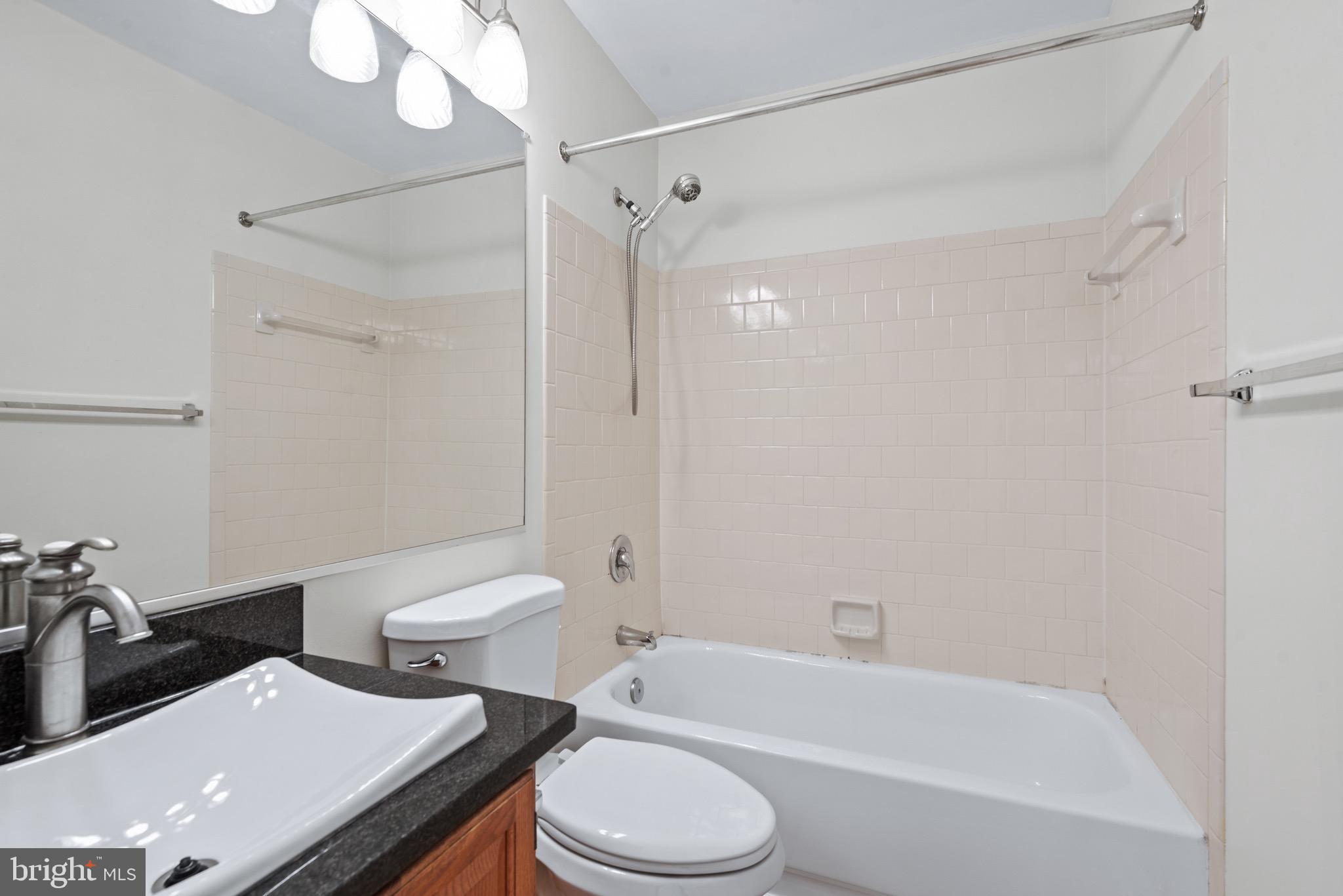 HUNTERS RUN - Residential Lease