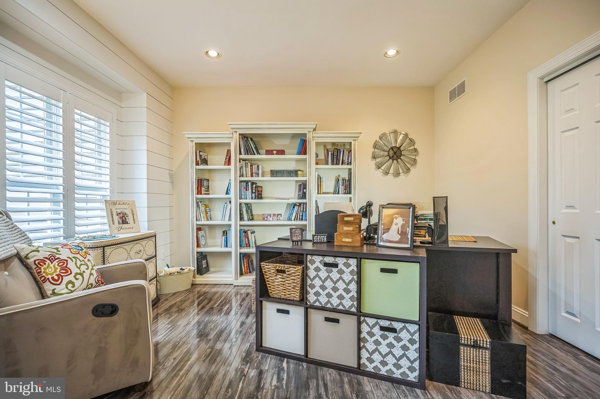 VALLEY VIEW - Residential