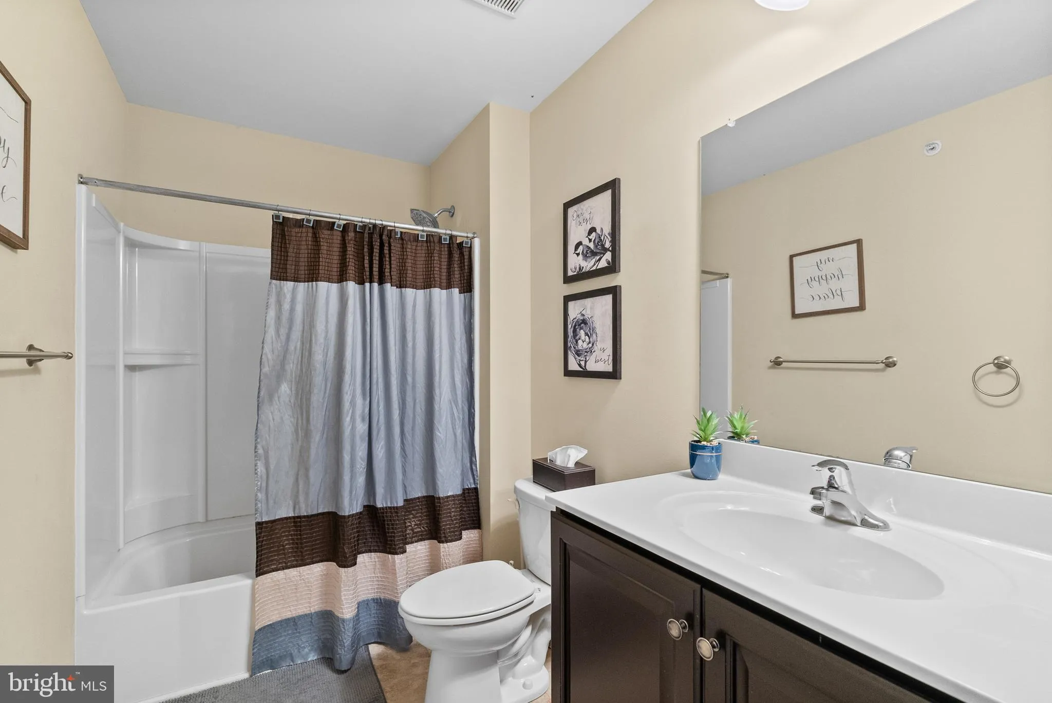 Lansdale, Pennsylvania 19446, United States, 4 Bedrooms Bedrooms, ,3 BathroomsBathrooms,Residential,Active,79042