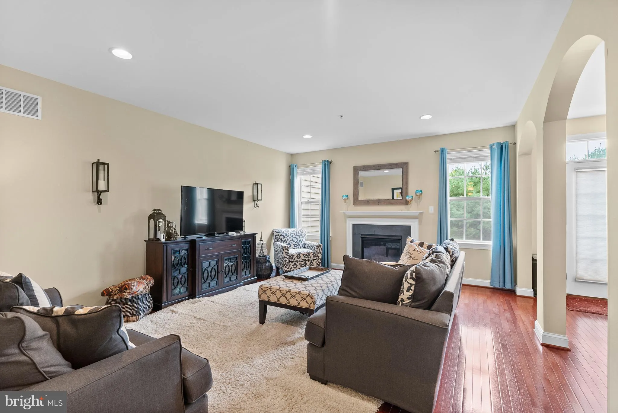 Lansdale, Pennsylvania 19446, United States, 4 Bedrooms Bedrooms, ,3 BathroomsBathrooms,Residential,Active,79042