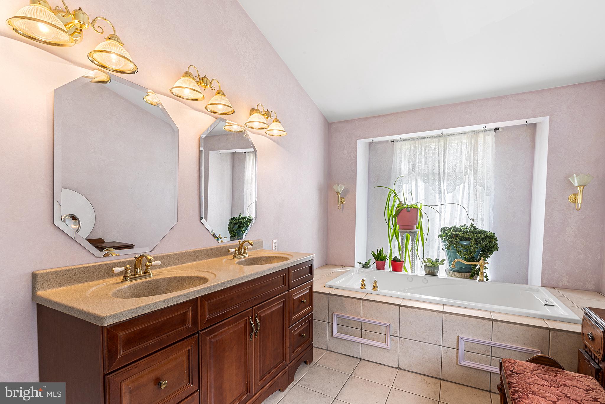 REBECCA RIDGE - Residential