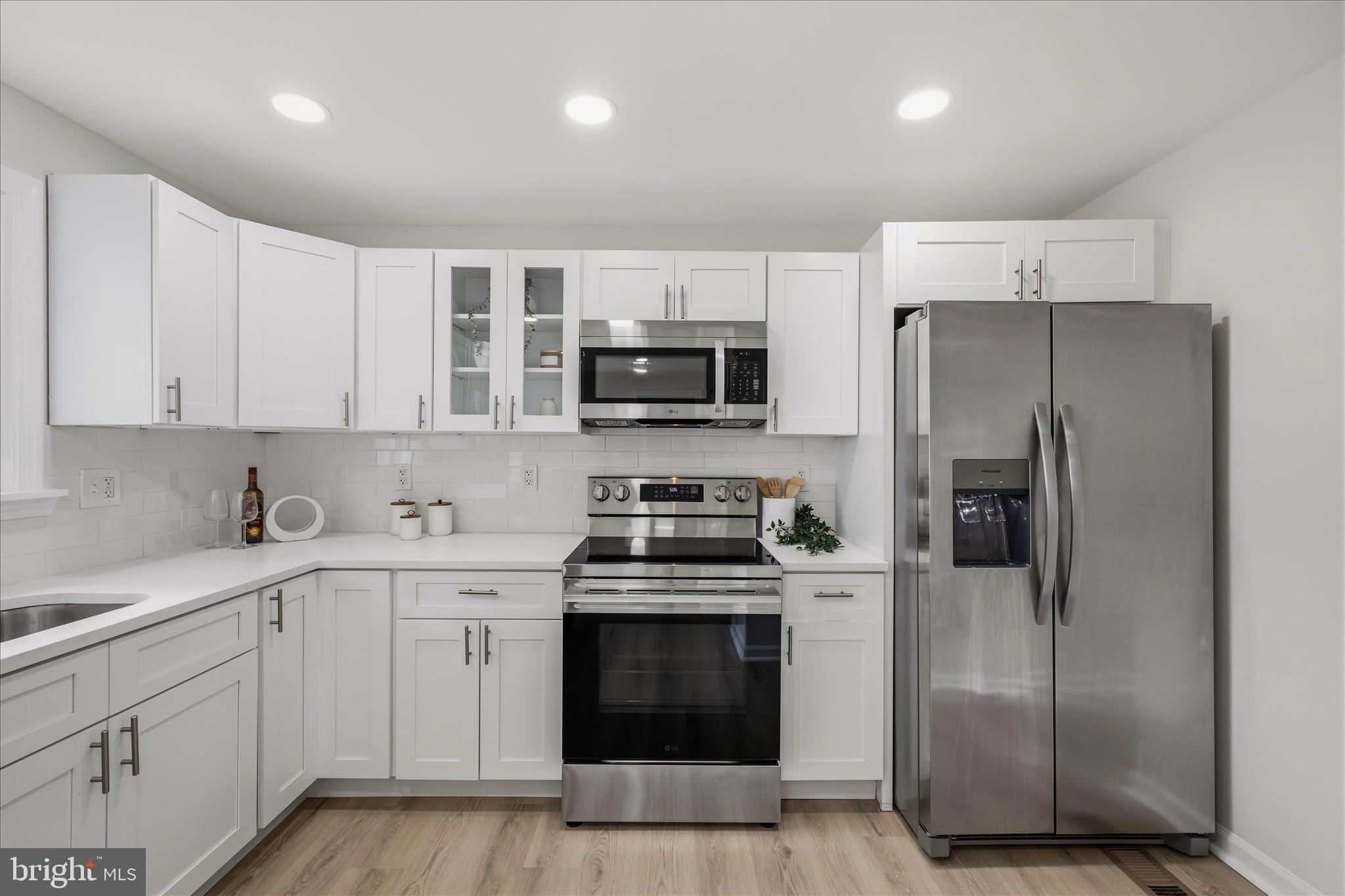 945 RENFREW