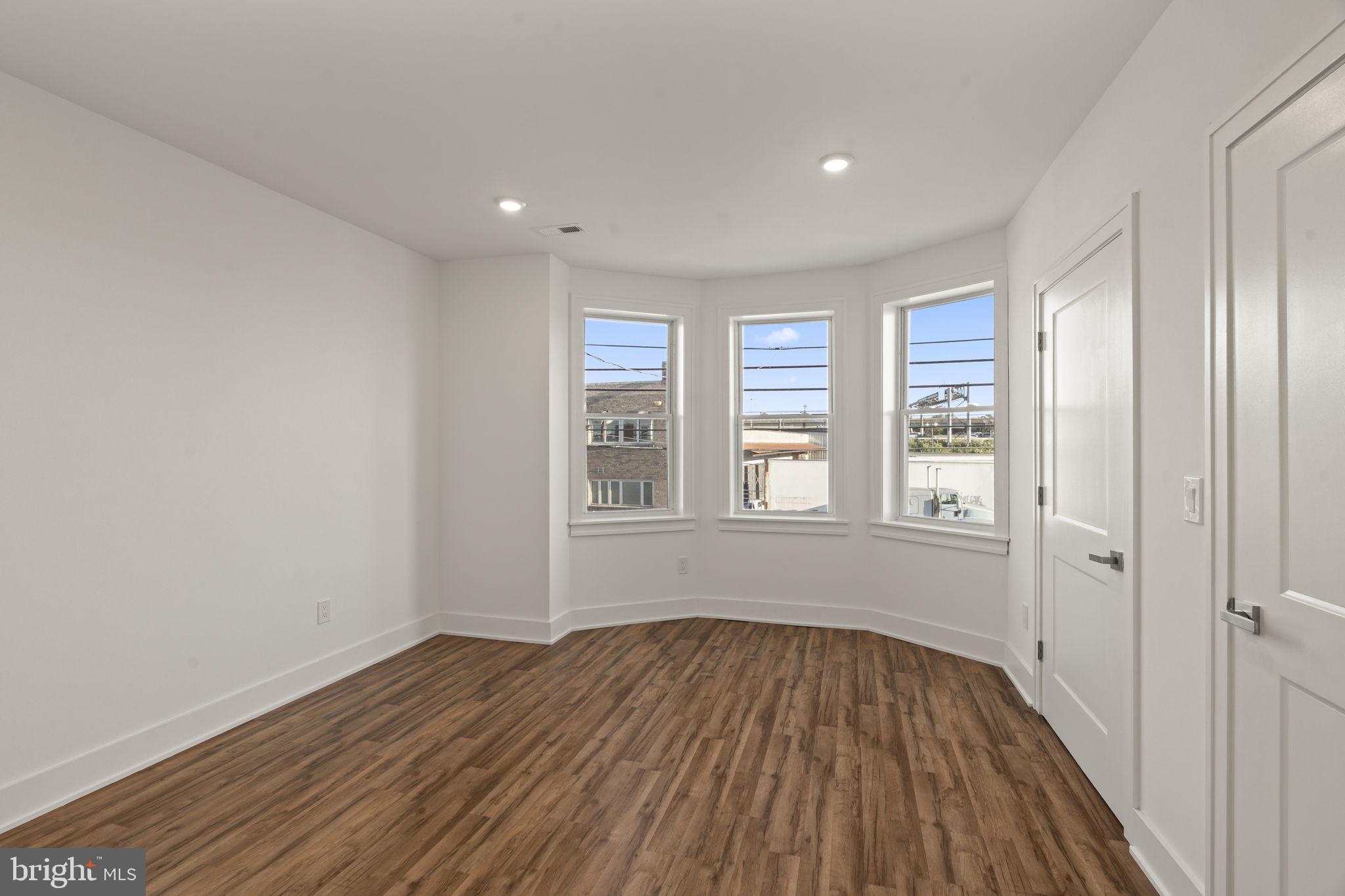 PORT RICHMOND - Residential